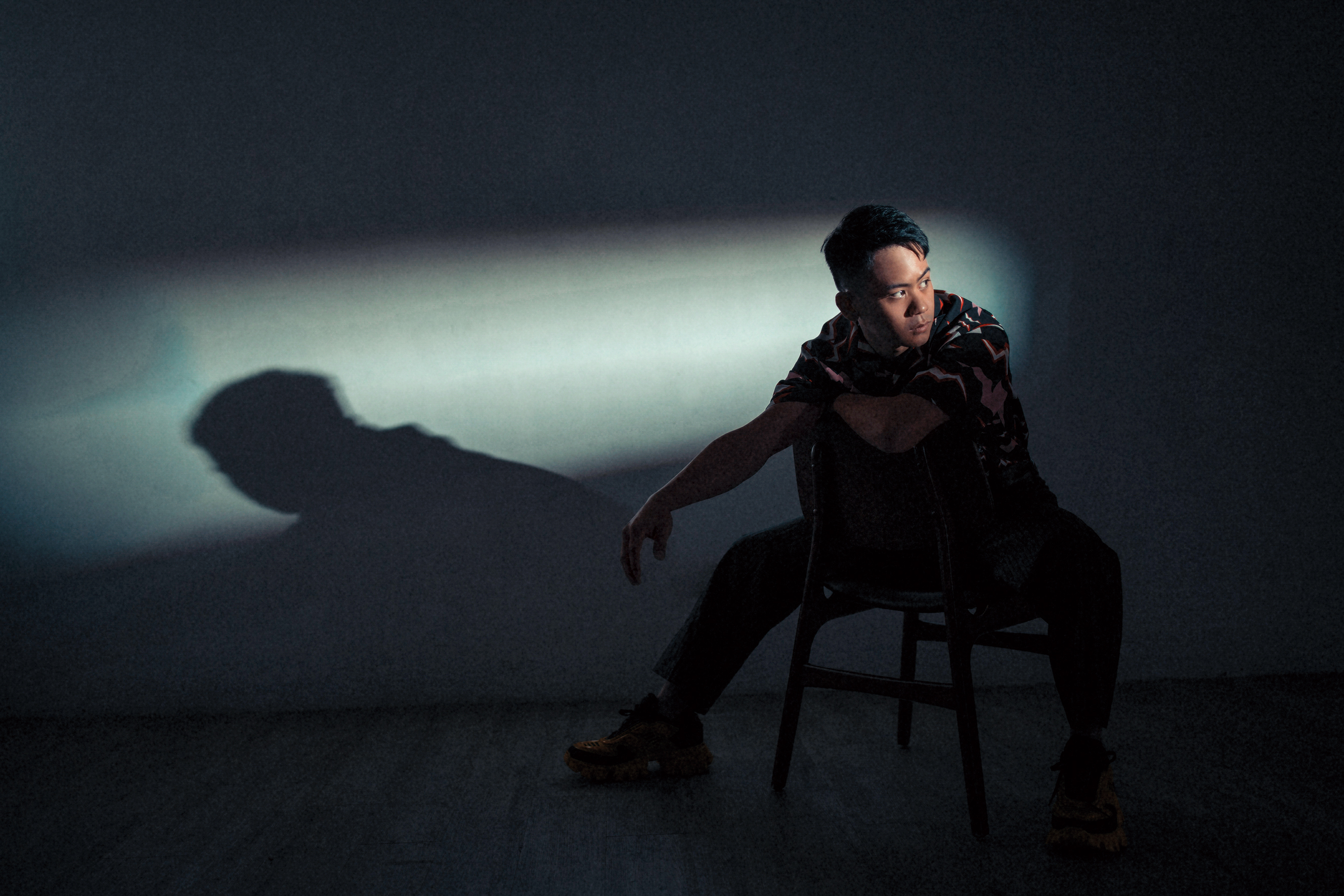 李淳試著讓表演有很多面向， 比如新作裡呈現的幼稚，思想成熟的他反而說， 「就不要假裝很成熟， 我們內心有很多不想聽話的那一面， 那會一直在。」