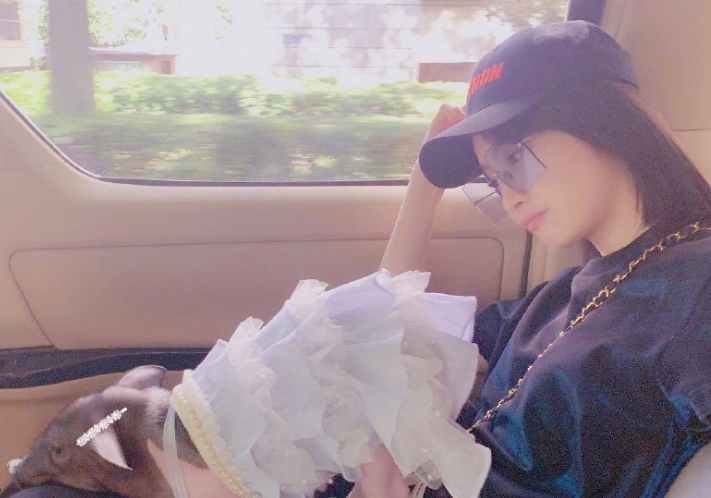 沒有立即發文悼念雪莉而遭網友轟「冷血」，宋茜在微博反擊網友。（翻攝宋茜微博）