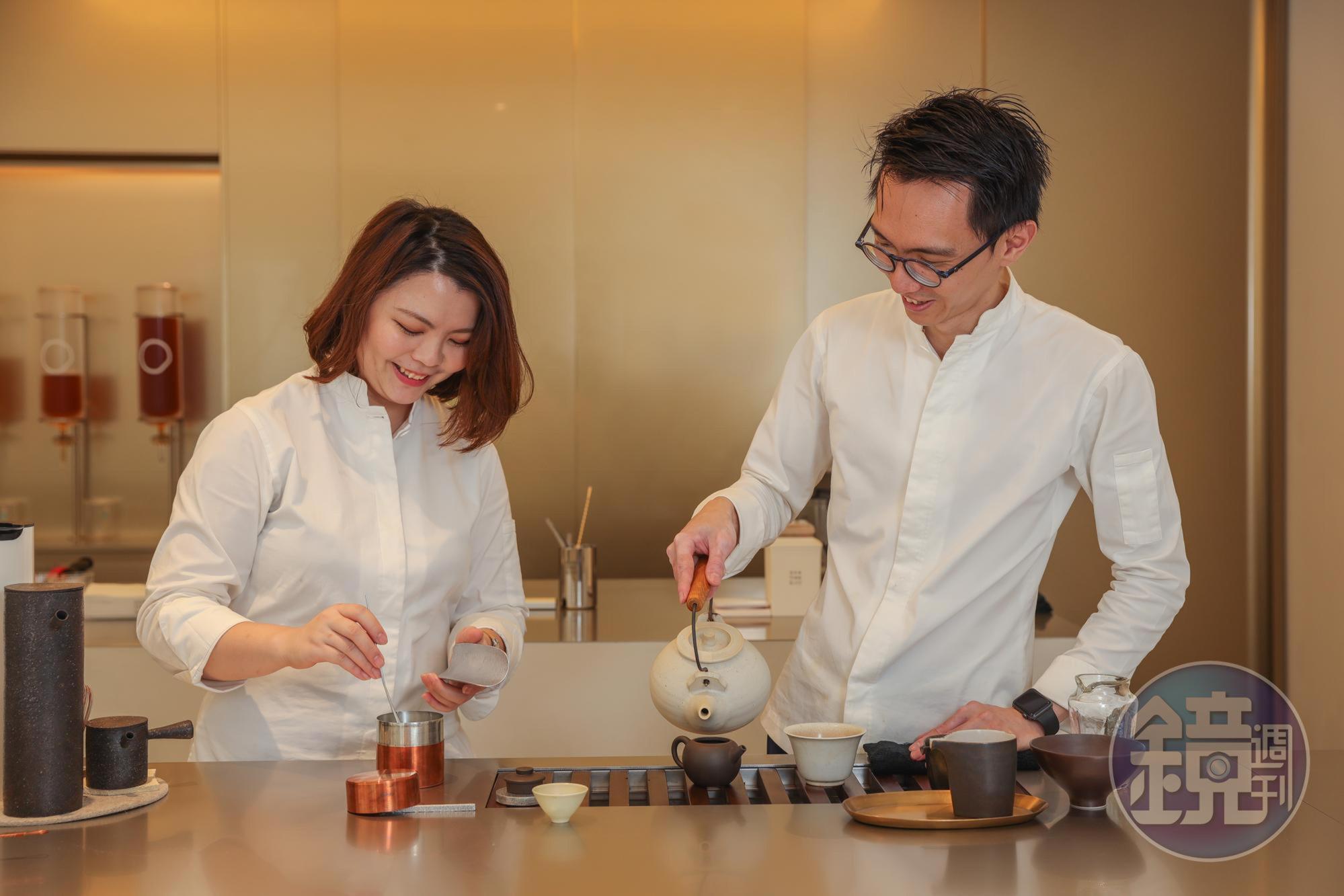 新加坡、台灣夫妻檔林衍成（右）、甘碧華（左）不限用台灣茶，精挑各地好茶，創造內外兼具的茶甜點。