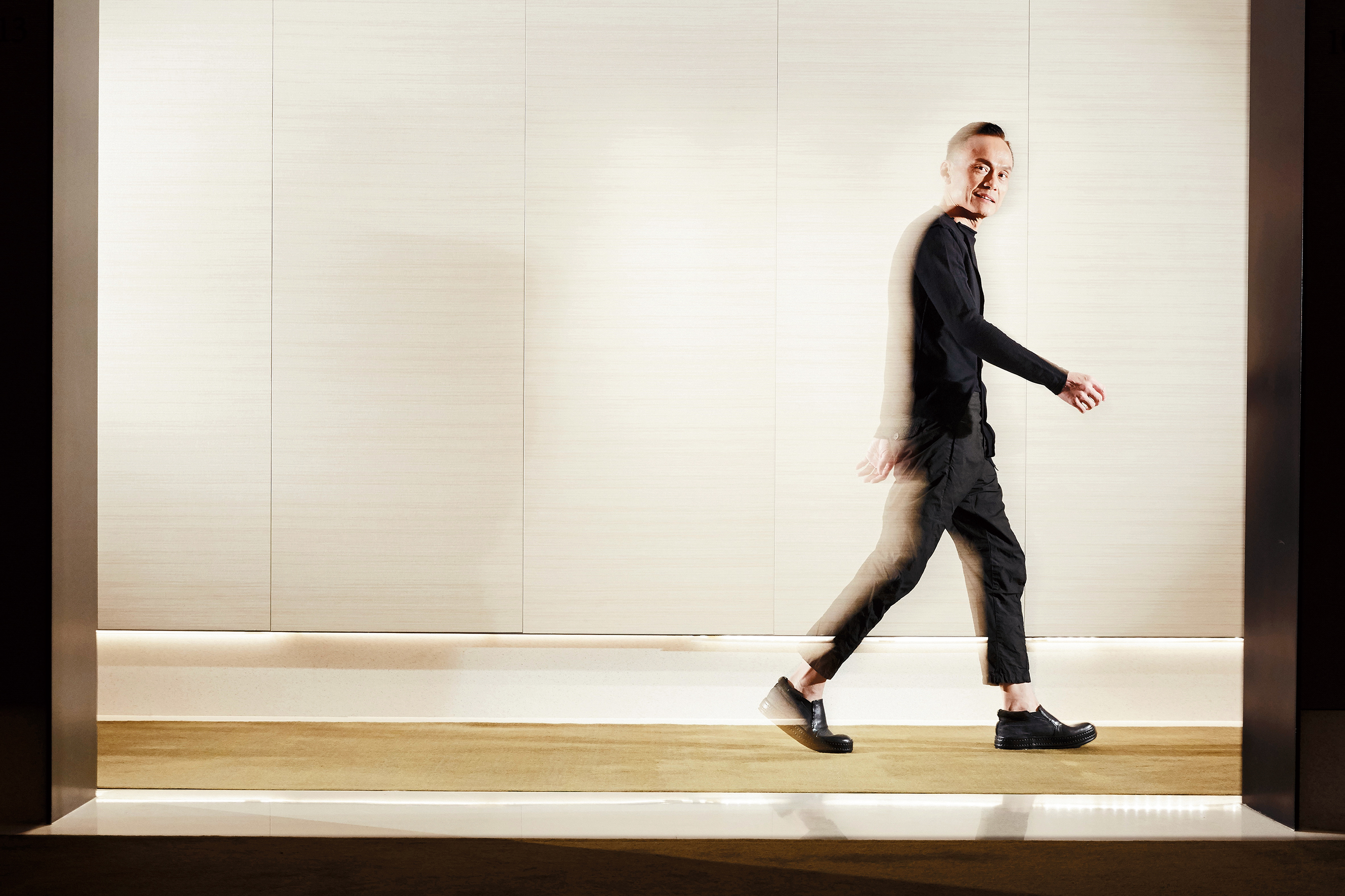 陳以文多年前當導演入行，如今以演員身分入圍影帝，身心一致的往多元藝術家方向走，當不了舞者就嘗試當武者；除了合作品牌byH，陳以文還喜歡設計師山本耀司的簡潔、少而好的風格。