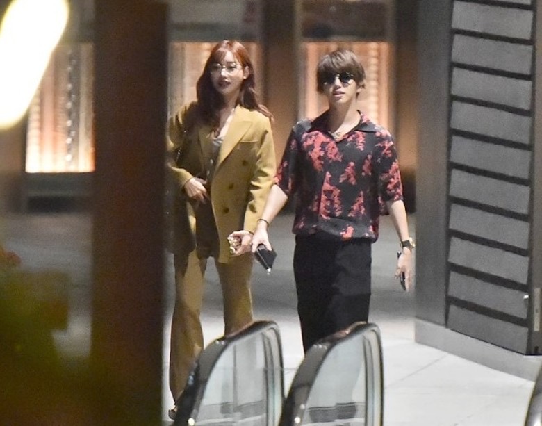 「D槽女神」明日花綺羅去年宣布不再拍A片，今年就被日媒拍到約會森進一兒子森內寬樹。（翻攝自FRIDAY雜誌）