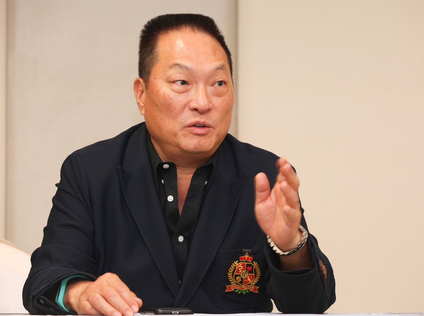 王令麟透露，蘋果日報改採訂閱制後，東森新聞雲雖然數位廣告增加不少，但流量卻只增加100萬。