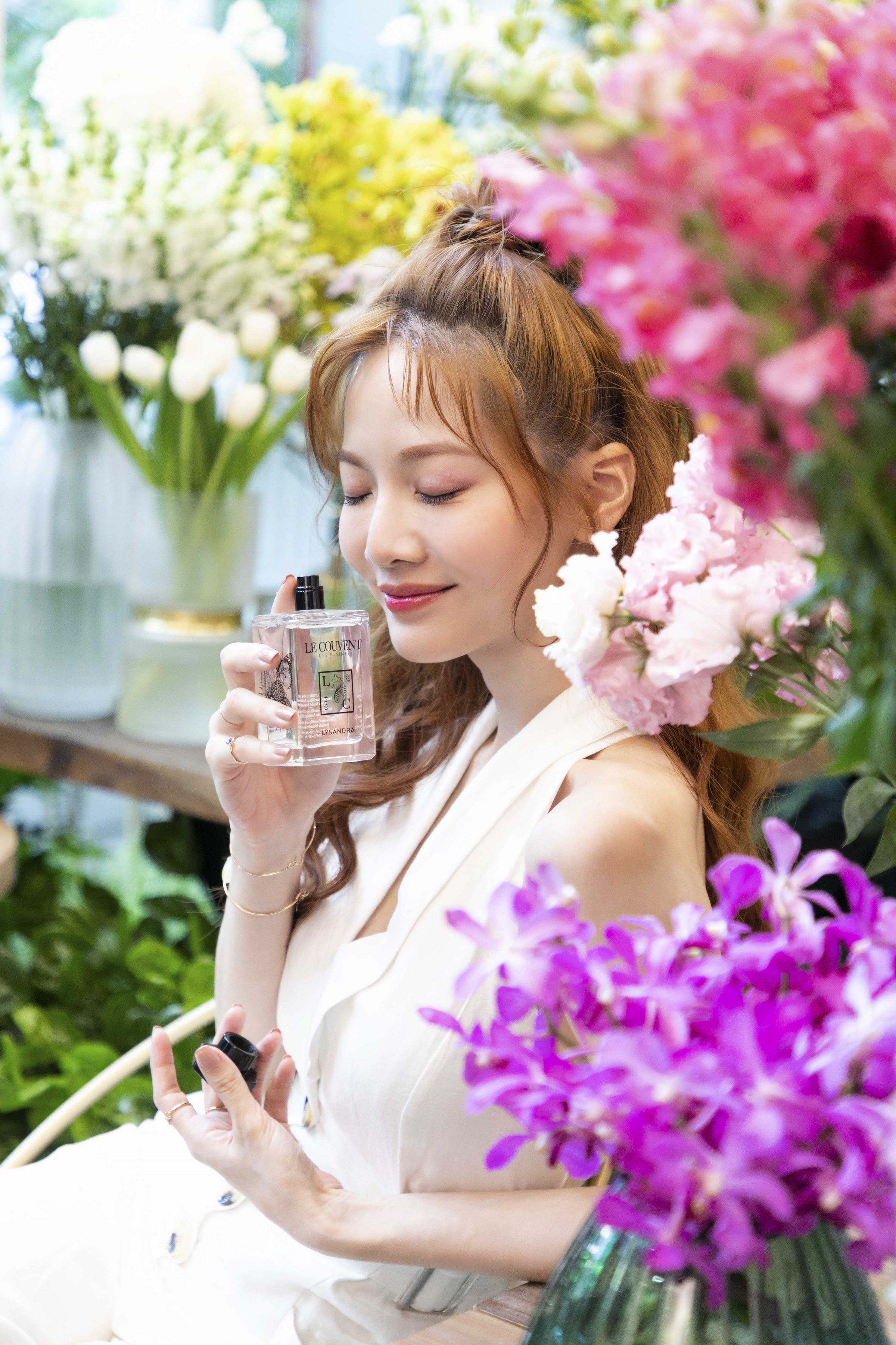 曾之喬說自己靠香味來記憶，香水很適合讓她融入角色之中。（Le Couvent des Minimes提供）