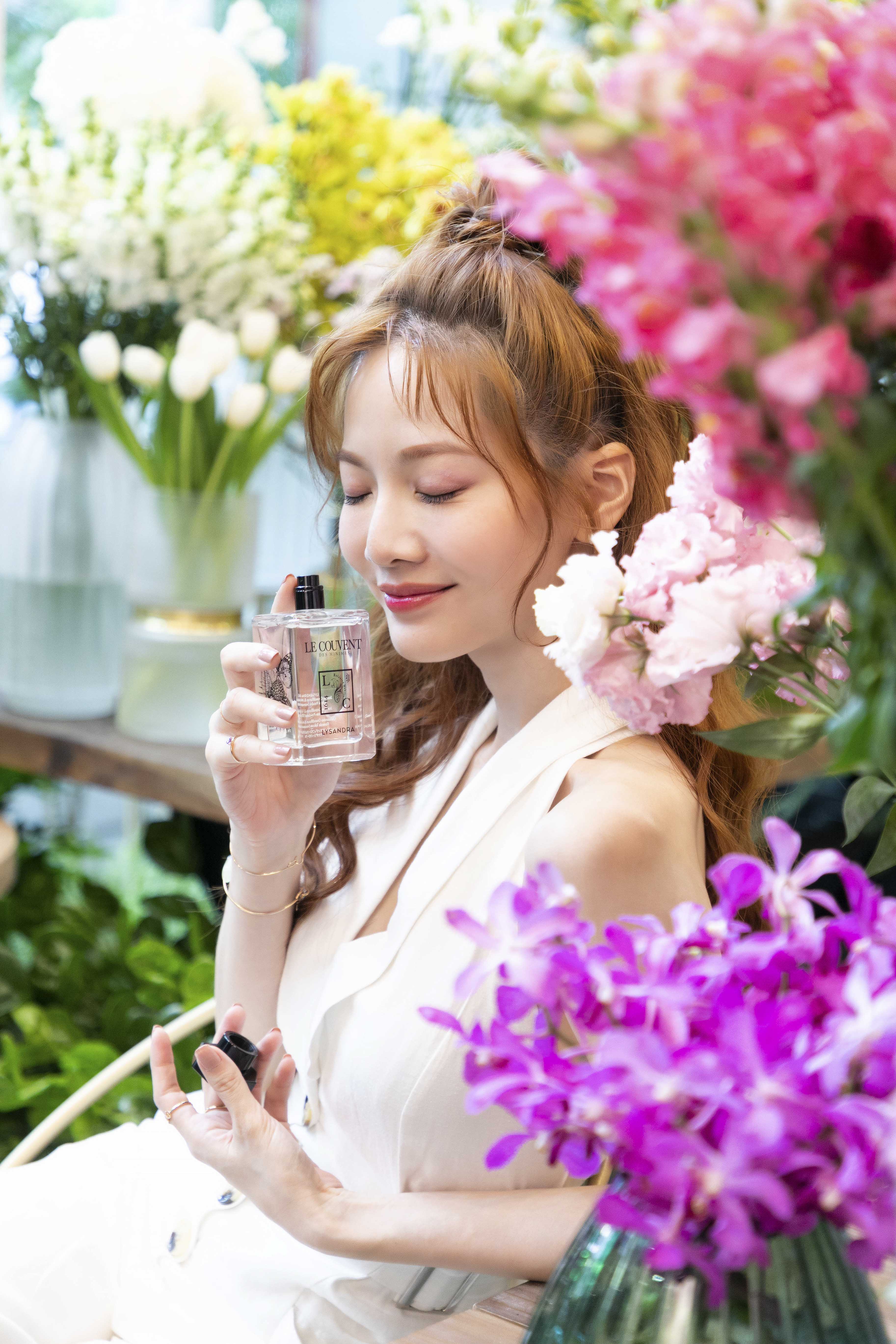 曾之喬說自己靠香味來記憶，香水很適合讓她融入角色之中。（Le Couvent des Minimes提供）