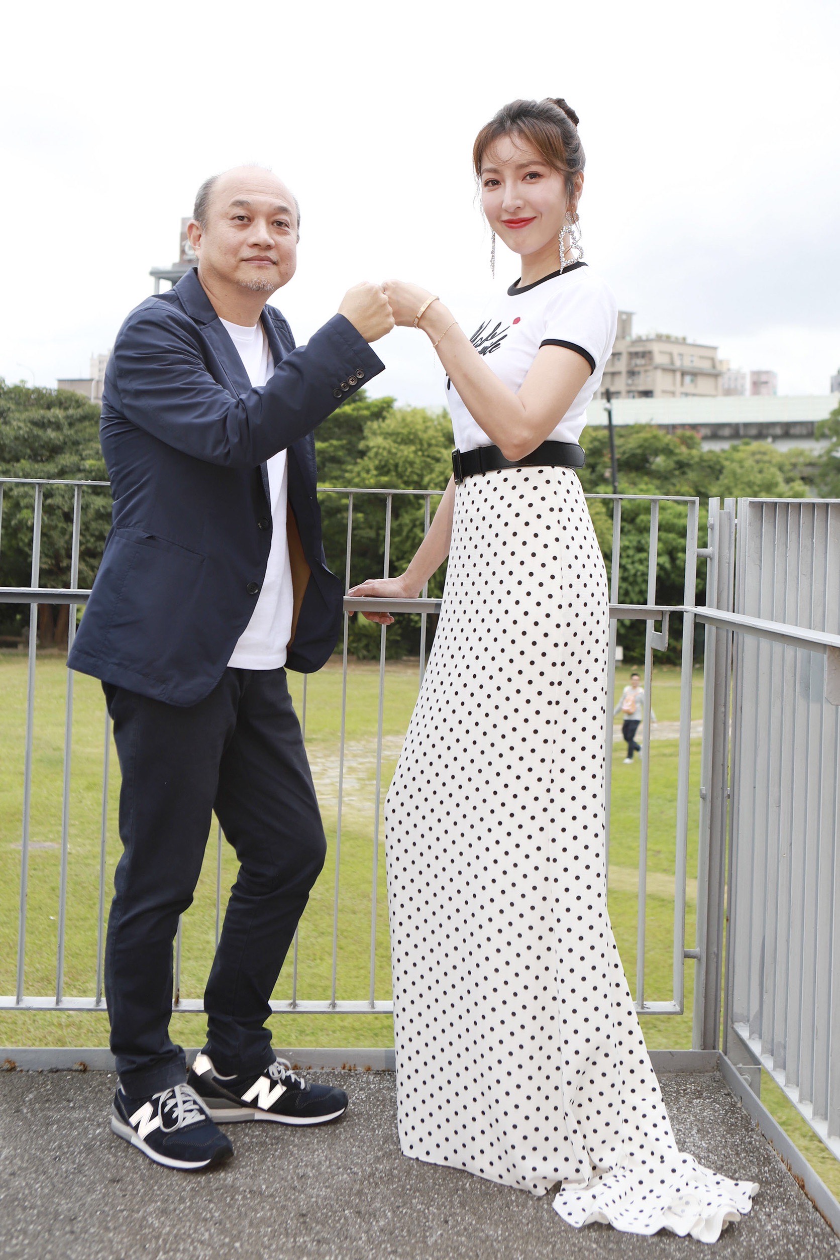 《鏡子森林》昨（19）日由總導演兼製作人鄭文堂，帶領女主角楊謹華於光點華山電影院舉行首場特映會。（民視提供）