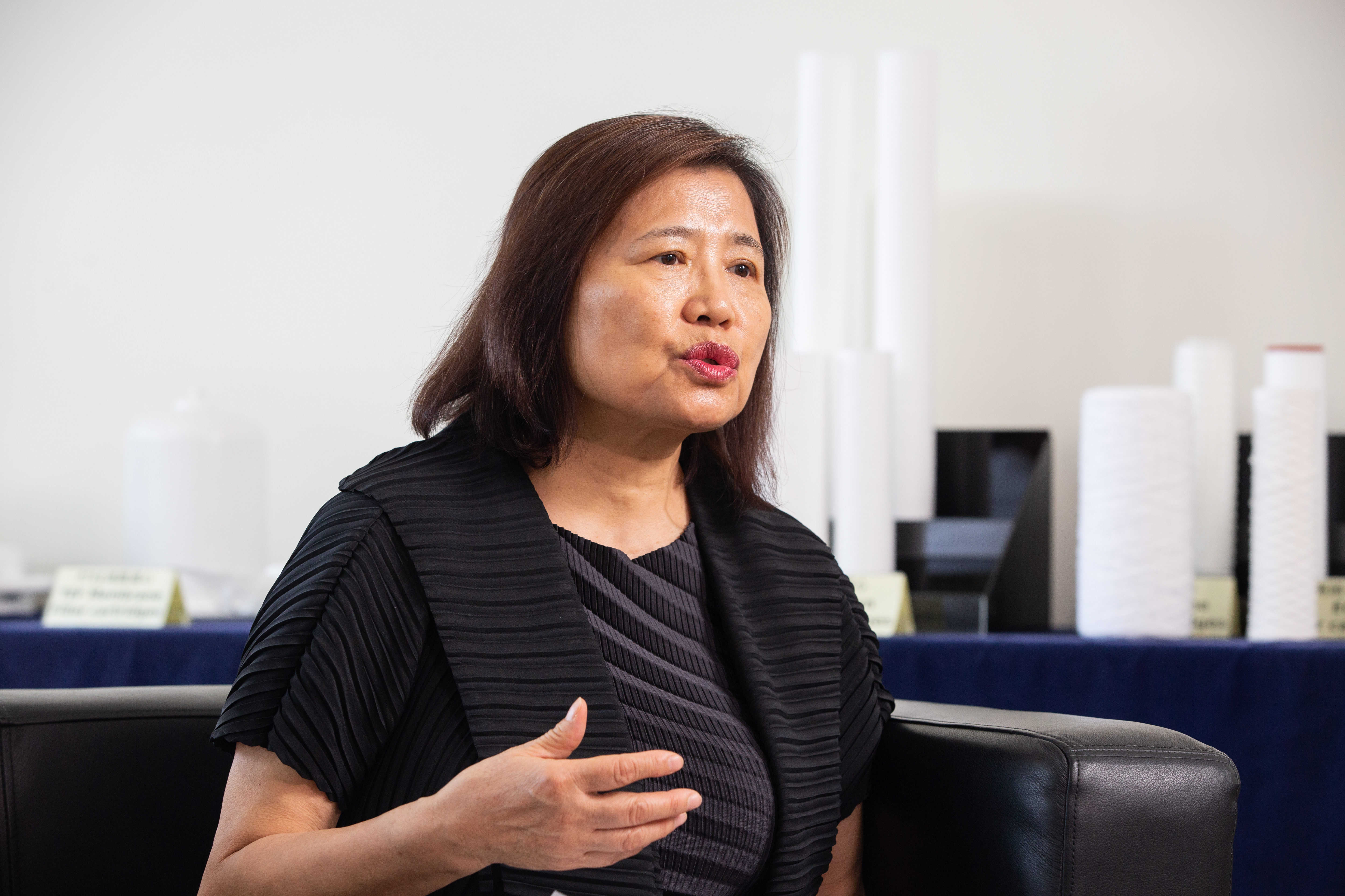 吳玲美很早就懂得掌控自己的人，因為不接受家人安排的親事，高中從台中北上半工半讀。