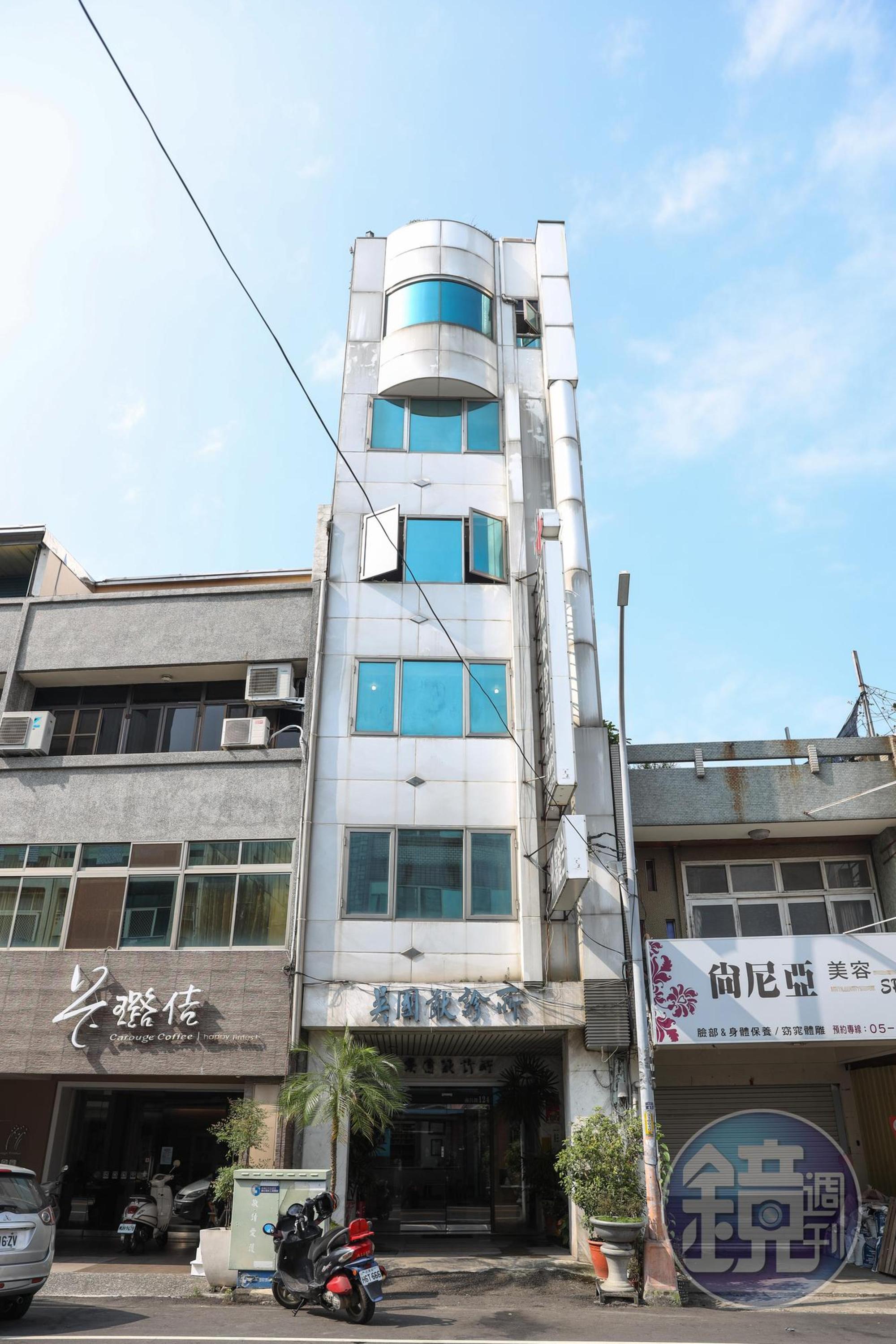 「瑪麗安東妮手工法國點心工作坊」無招牌,隱身在診所3樓。