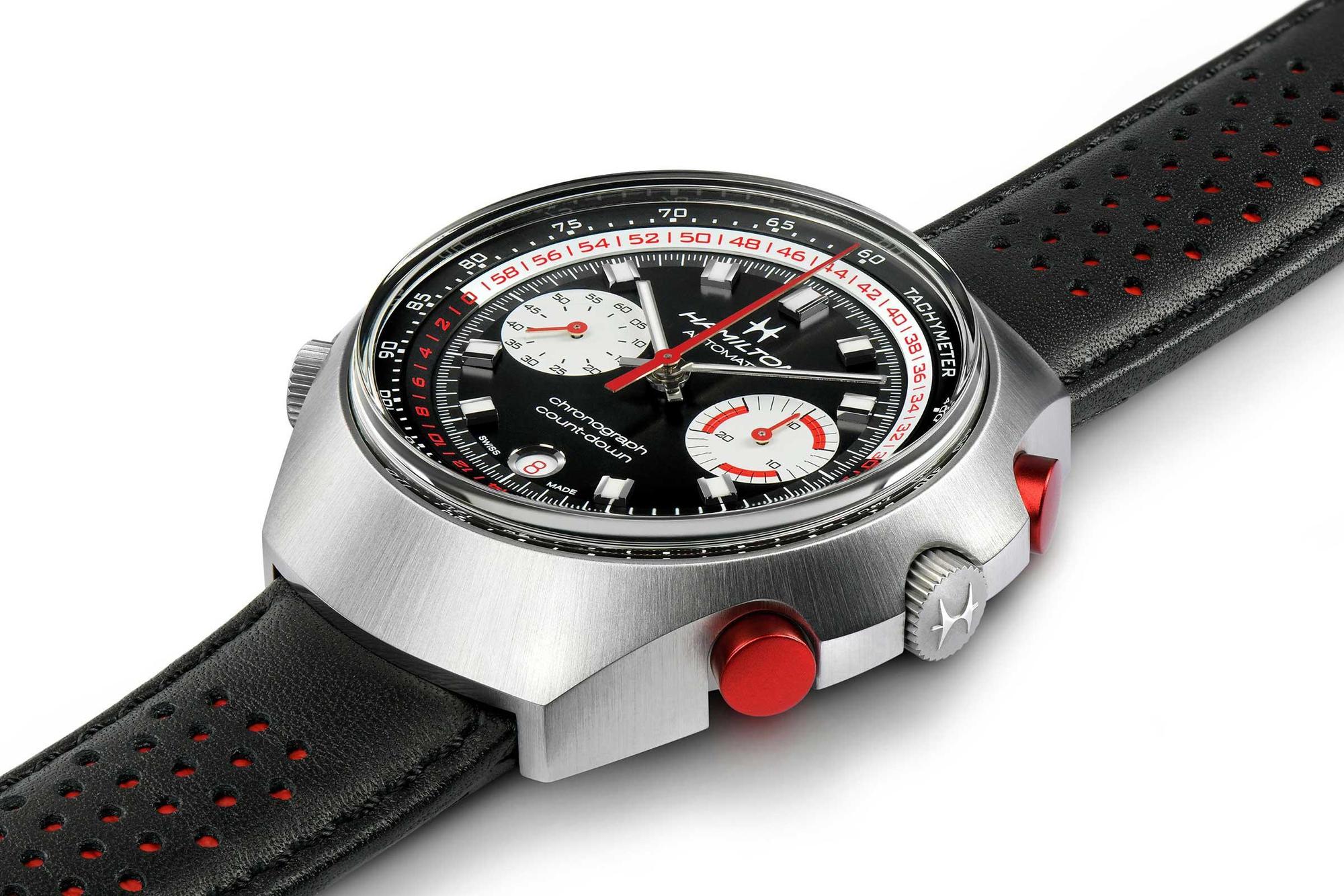 Chrono-Matic 50腕錶的錶殼線條與配色都依照歷史錶款為基礎呈現。