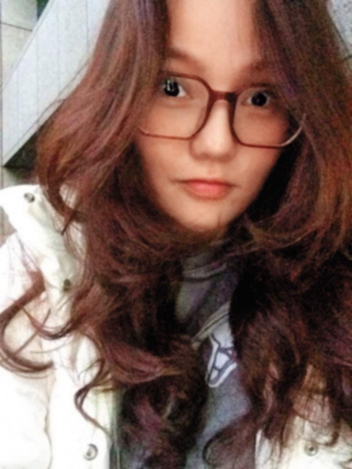相貌清秀的胡嘉嘉曾與不少名人傳過緋聞,如今卻遭控是「霸屋蟑螂」。(翻攝胡嘉嘉臉書)