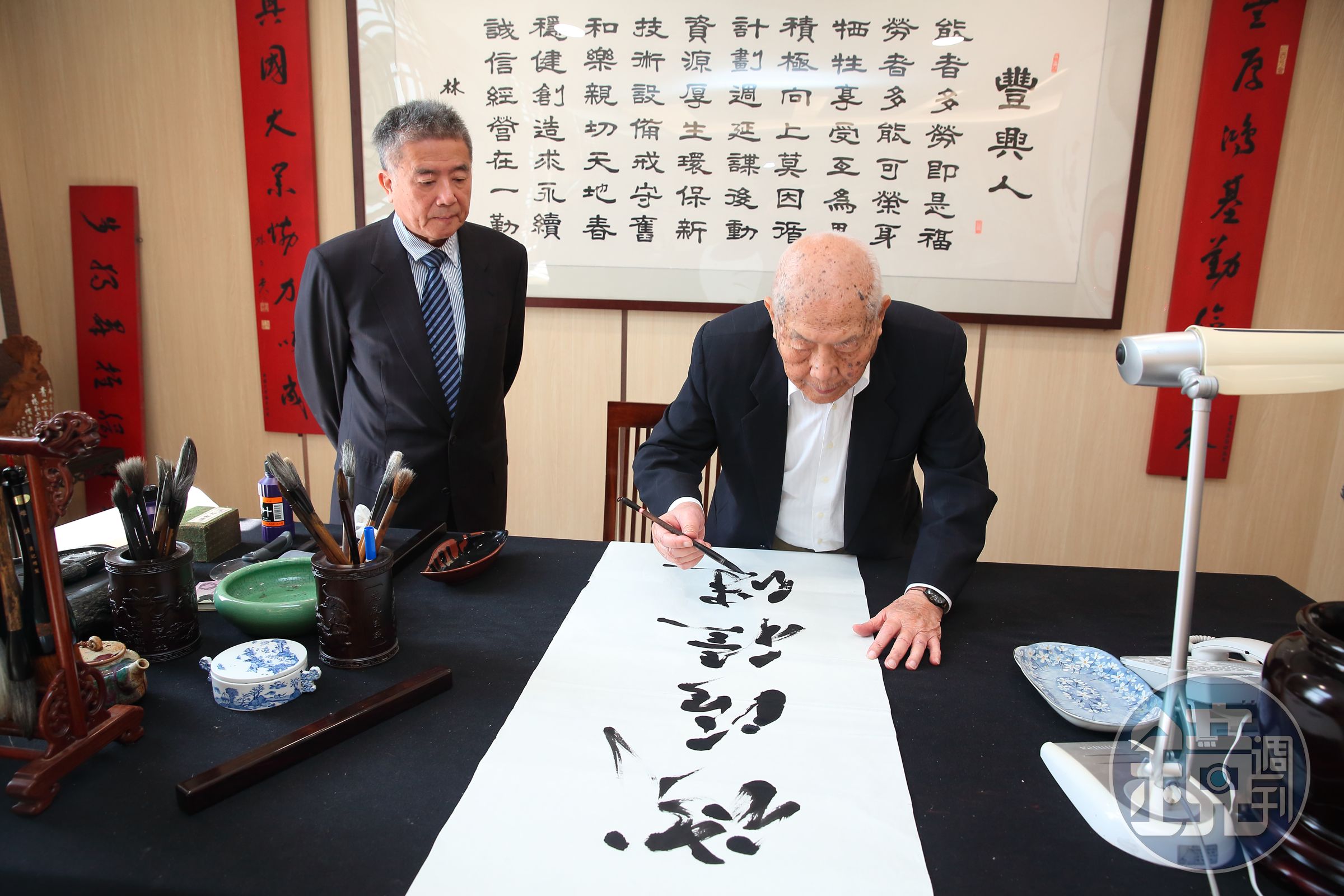 豐興成立沒多久，林明儒就跟著父親身邊打天下。