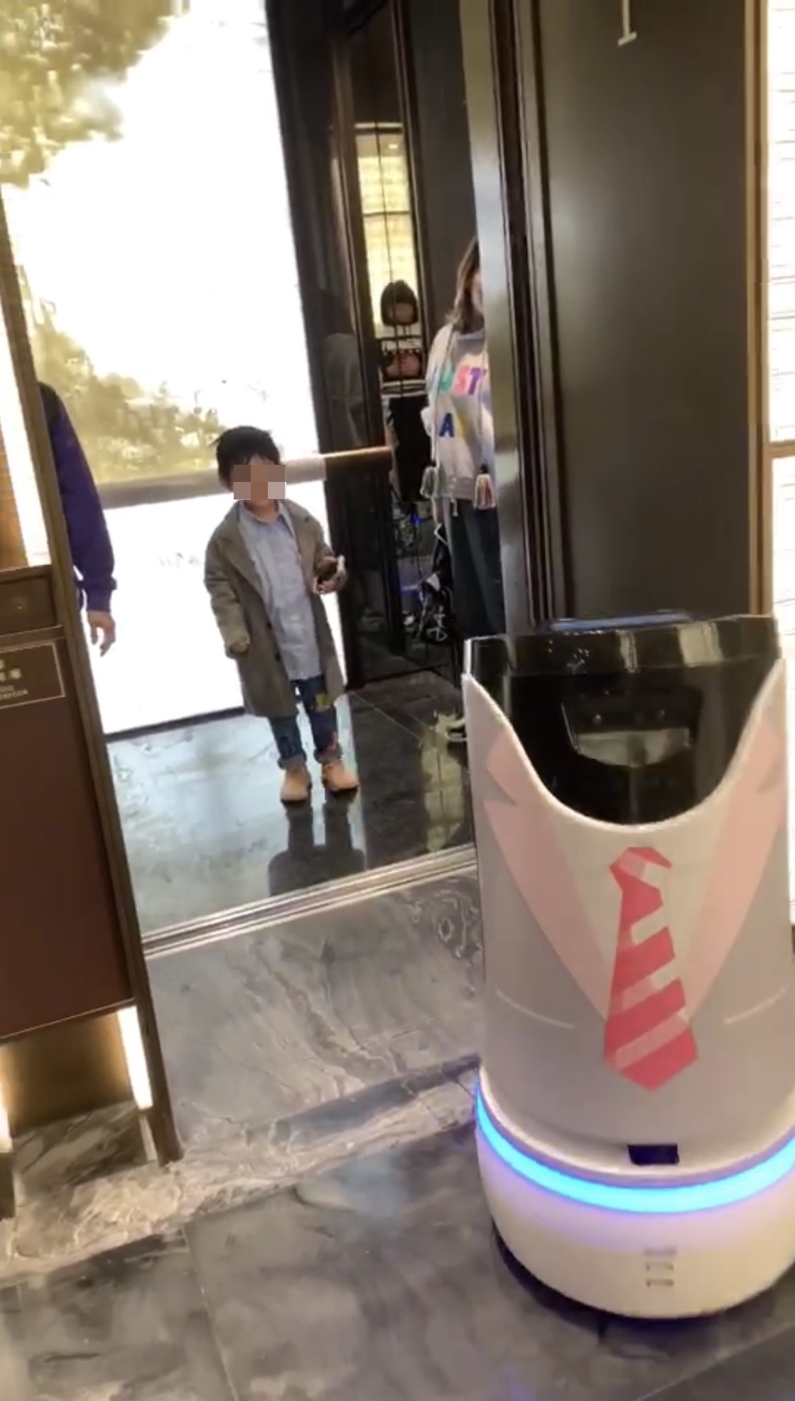 周杰倫2歲多的兒子Romeo的面照曝光，長相超級可愛，像極他和昆凌的綜合體！（讀者提供）