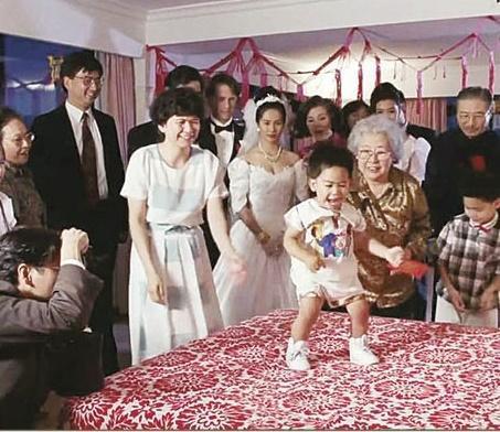 李淳3歲多時就曾在李安的《囍宴》中客串演出。(翻攝自網路)