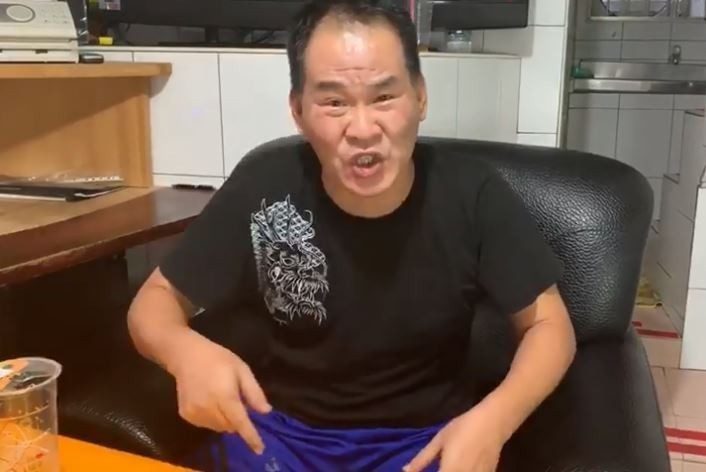 前槍擊要犯藍信祺爭議行為一籮筐,現在又掛布條嗆殺蔡英文。(翻攝自藍信祺臉書)