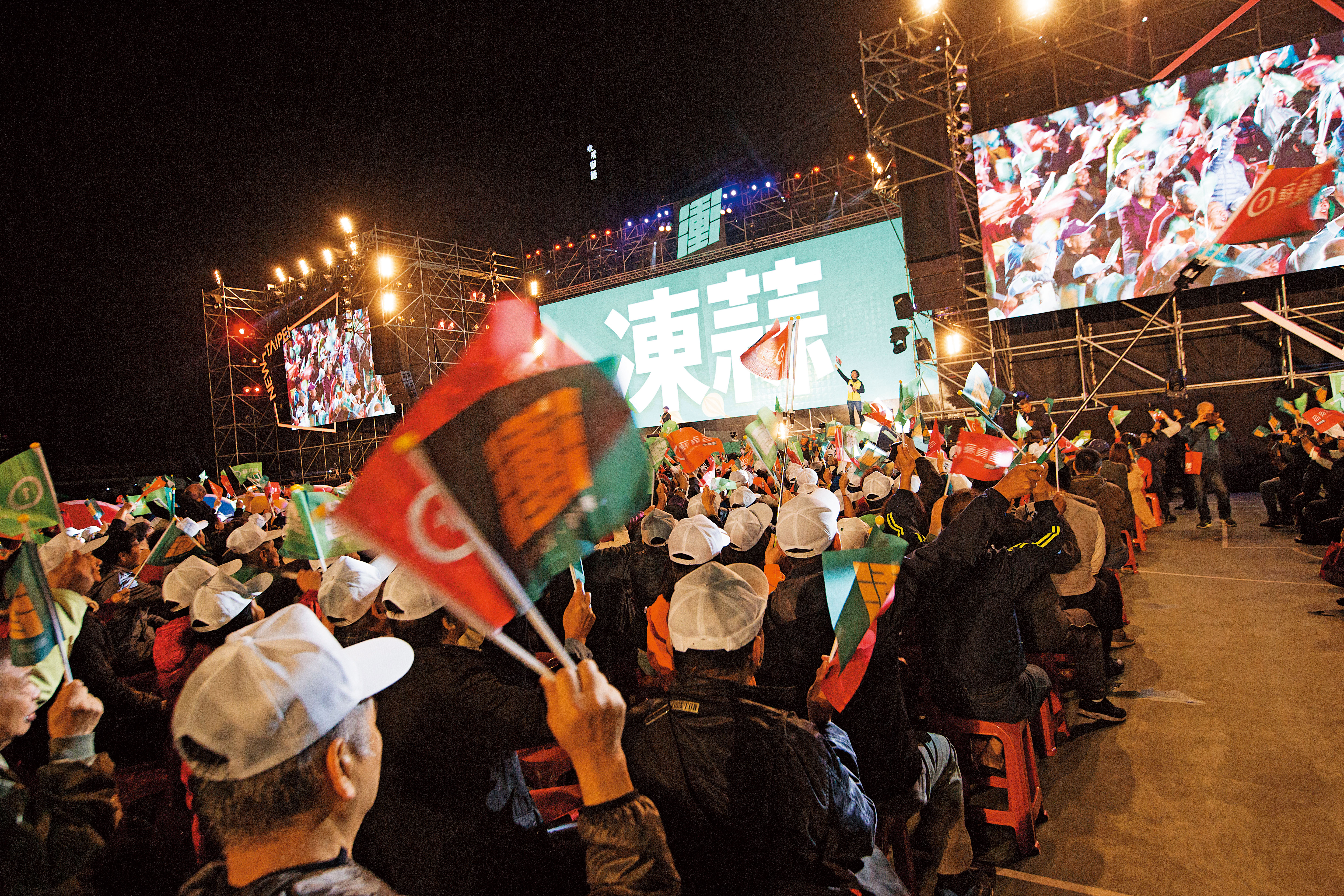 台灣總統大選歷來都有選舉行情，加上今年資金踴躍回台上修了經濟成長預估，投資人可加碼台灣抱到選後。