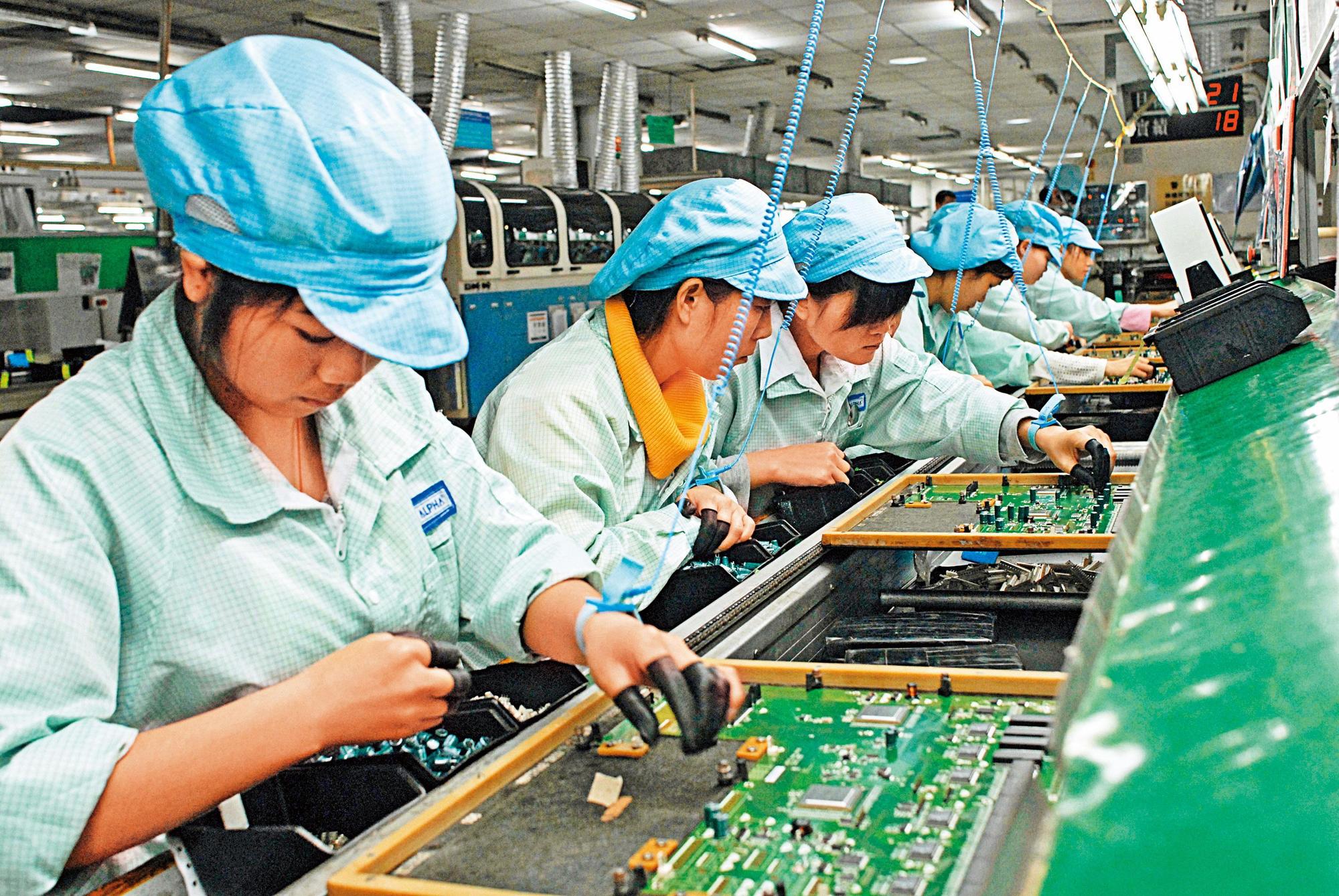中國9月進出口貿易細項顯示，機器與電子產品進口處於萎縮狀態，代表中國的代工製造行業不振。（東方IC）