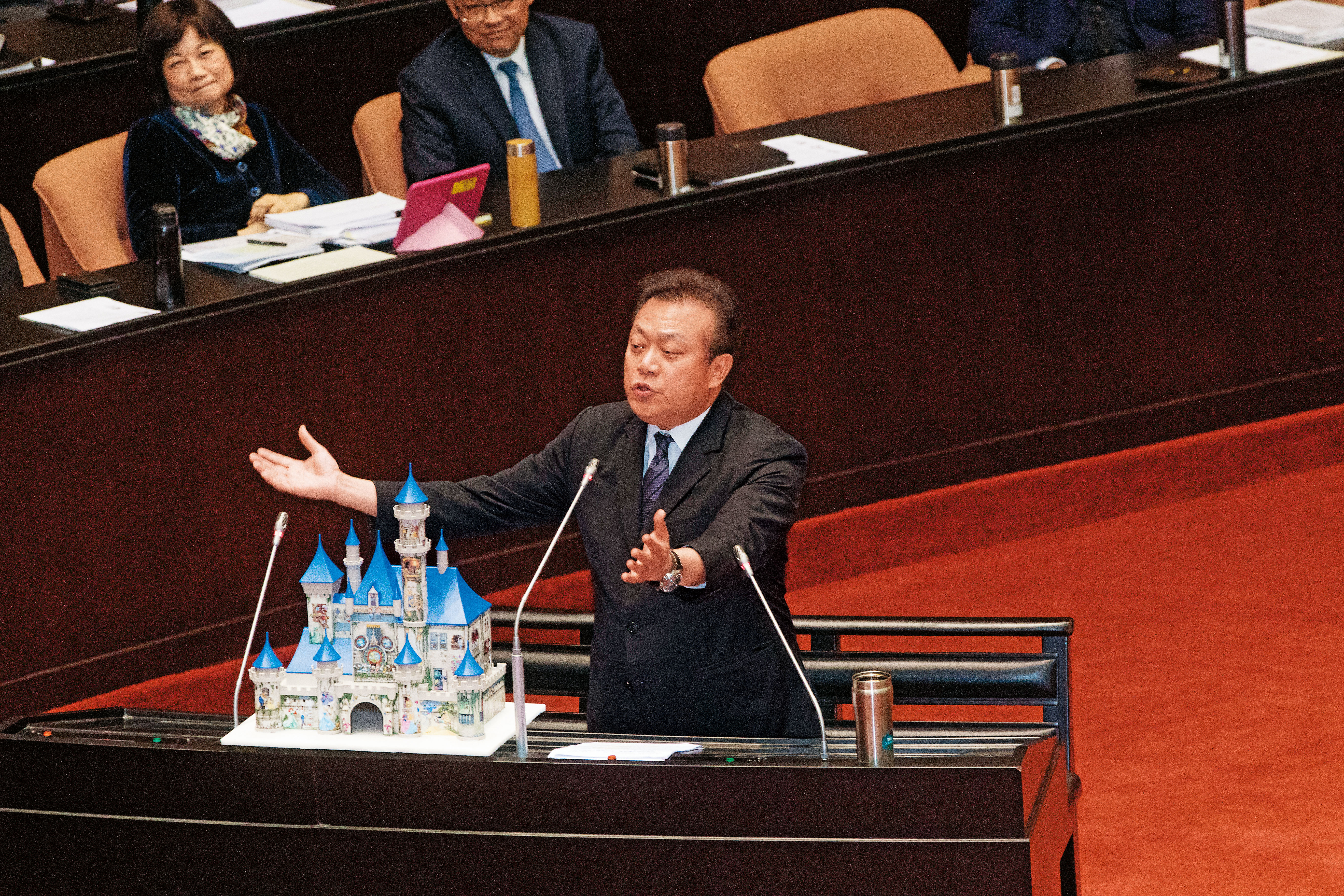 蘇震清是屏東縣3連霸立委，地方政治實力雄厚，也是未來熱門的屏東縣長候選人之一。