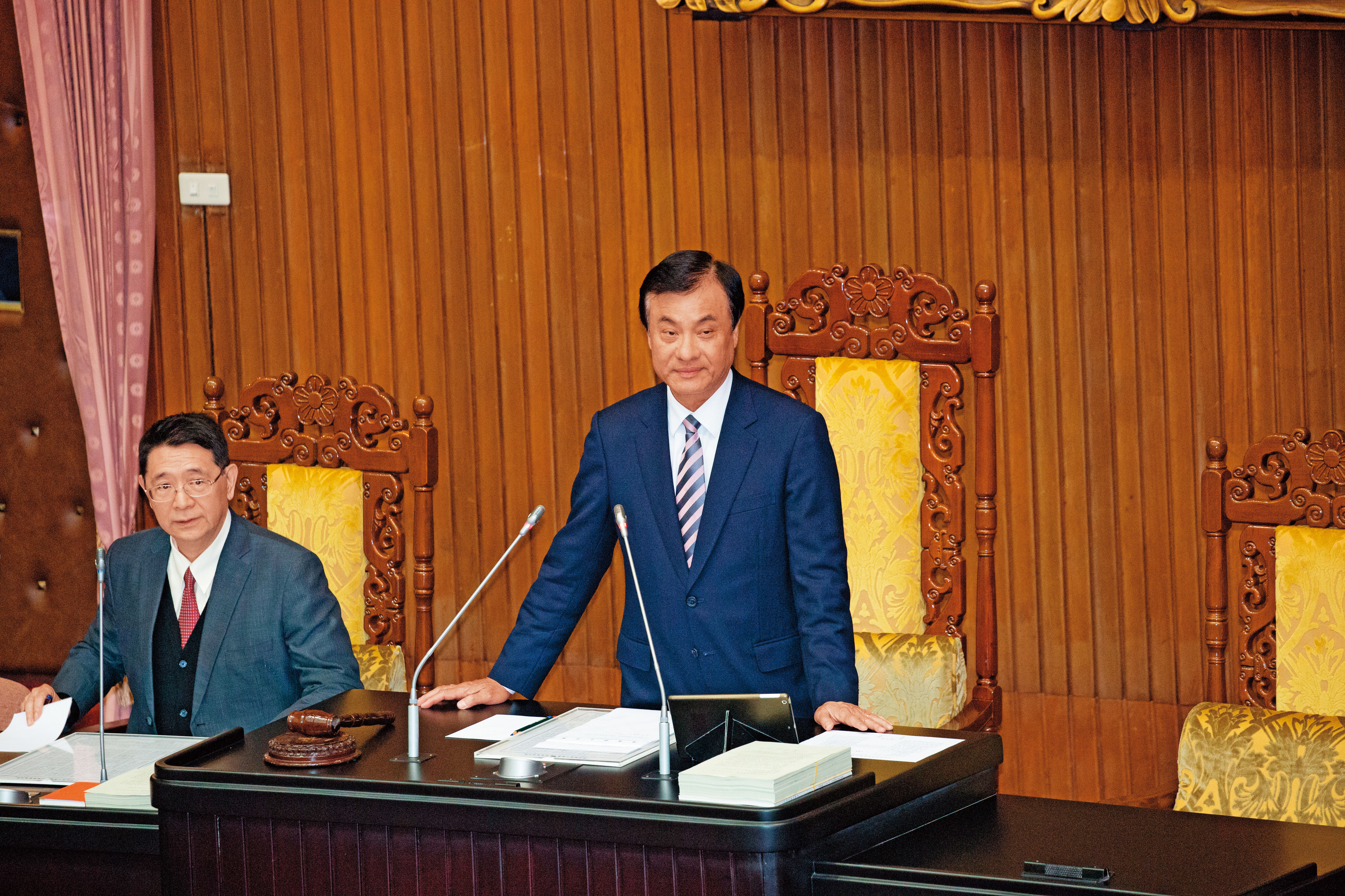 立法院長蘇嘉全是首位非國民黨出身的國會議長，議事主持中立，獲藍綠肯定。