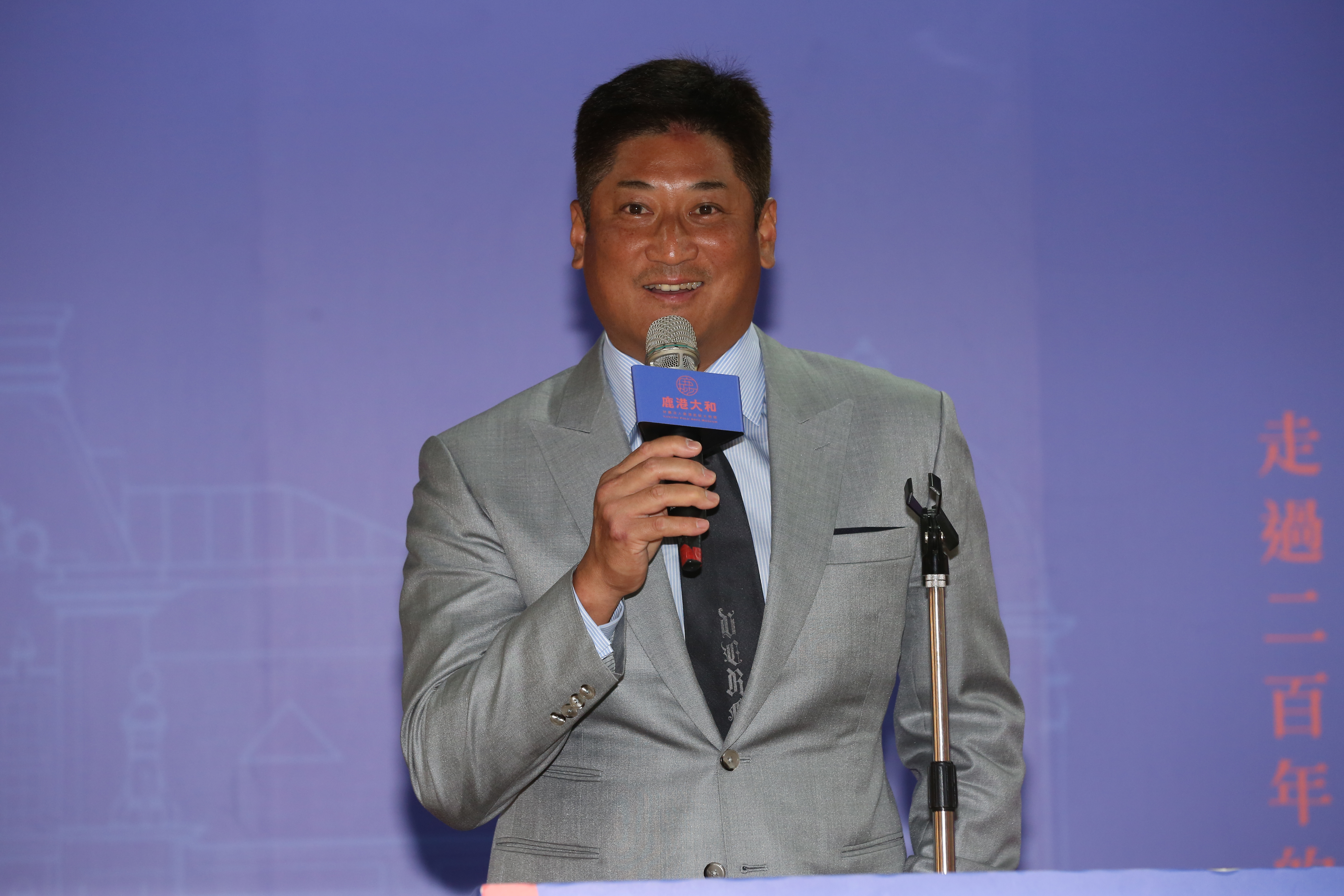 台灣高等法院今裁定辜仲諒以5億元擔保後，可以於11月8日至23日出境。