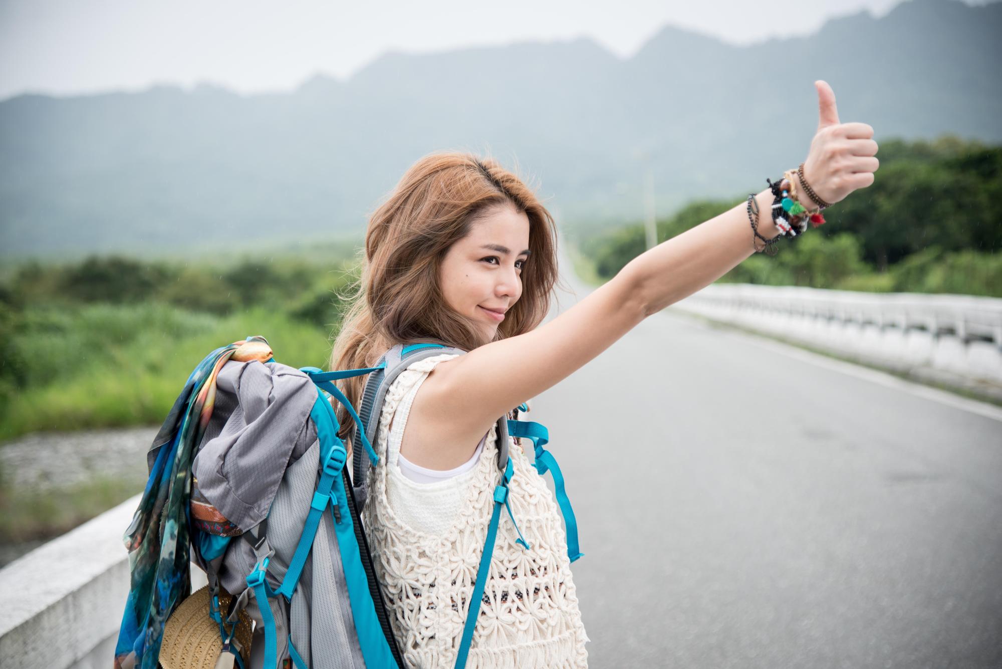 李毓芬在新片《絕世情歌》扮演一位流浪唱作人，很符合她今年的歌手路線。（滿滿額提供）