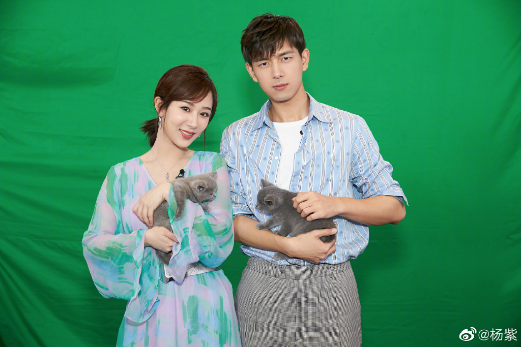 偶像劇《親愛的，熱愛的》大結局中因秀出的地圖沒有台灣挨罰，男女主角李現、楊紫也在微博強調「中國一點不能少」 （翻攝楊紫微博）