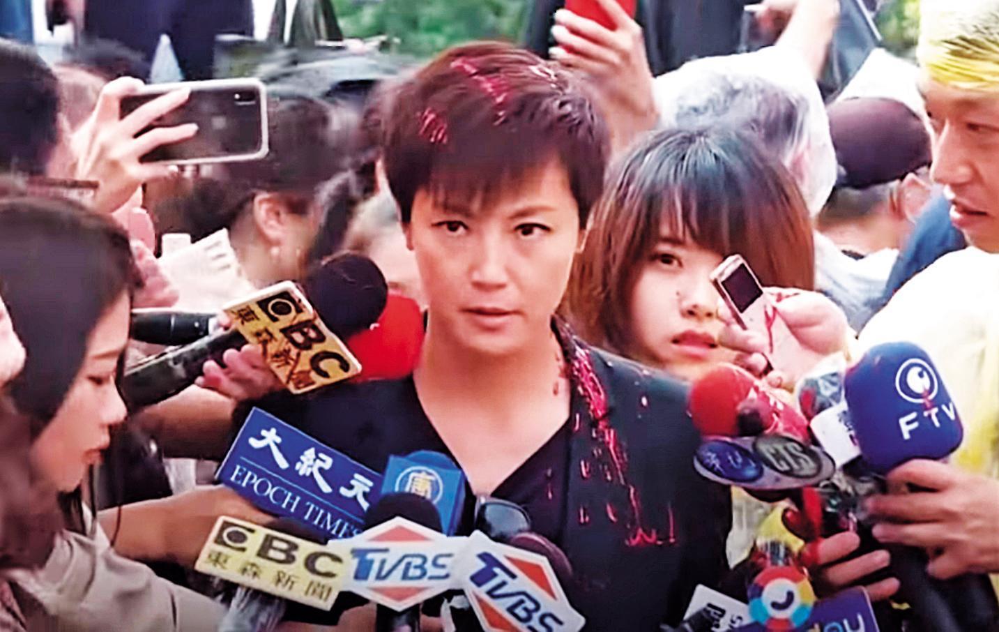 香港歌手何韻詩(圖)9月29日來台遭統促黨成員胡志偉潑漆,檢警將胡嫌以組織犯罪偵辦。 (翻攝自新唐人電視台)