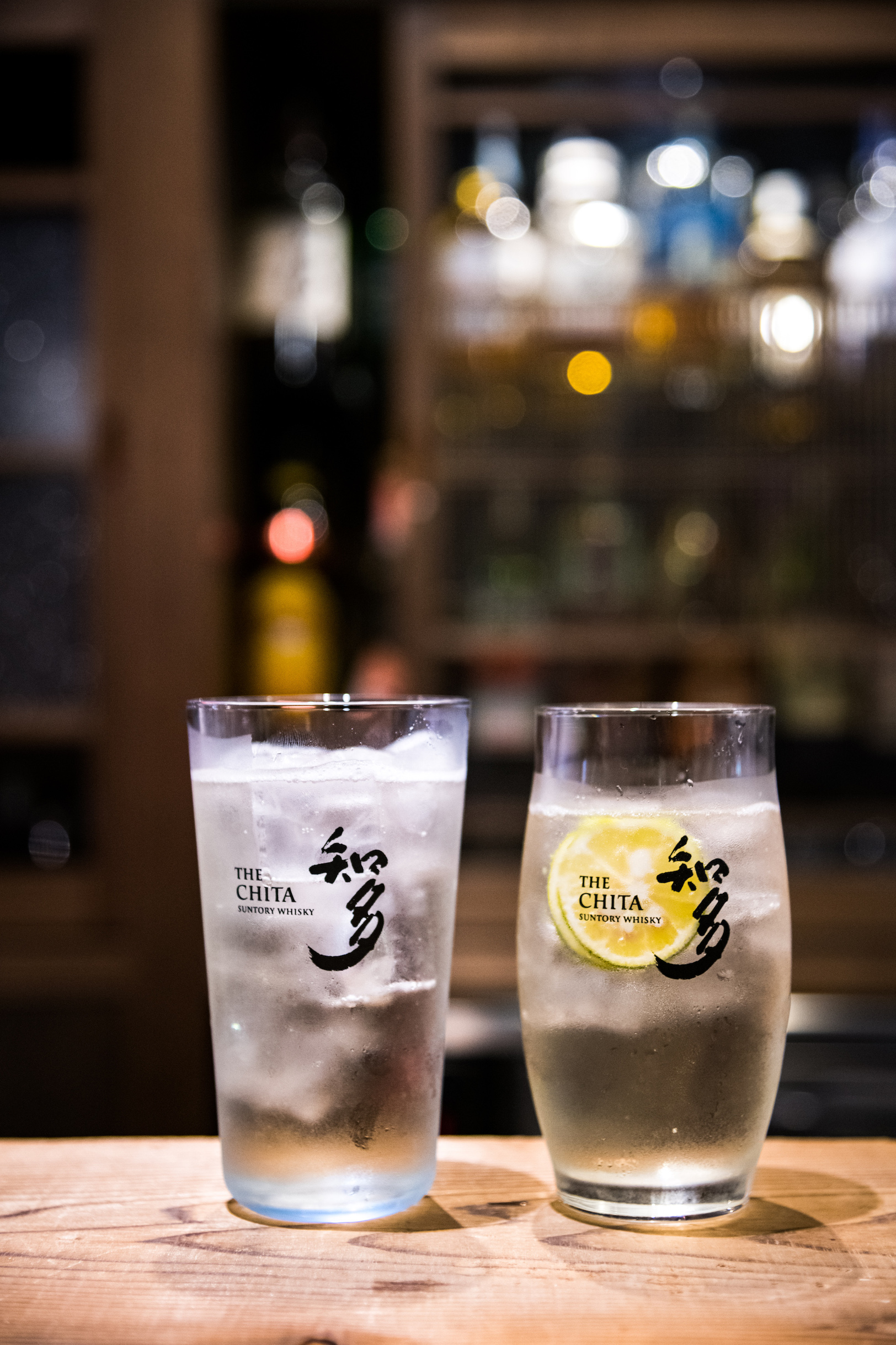 每款威士忌風味各異，可加入風味相容的水果或香草提味。