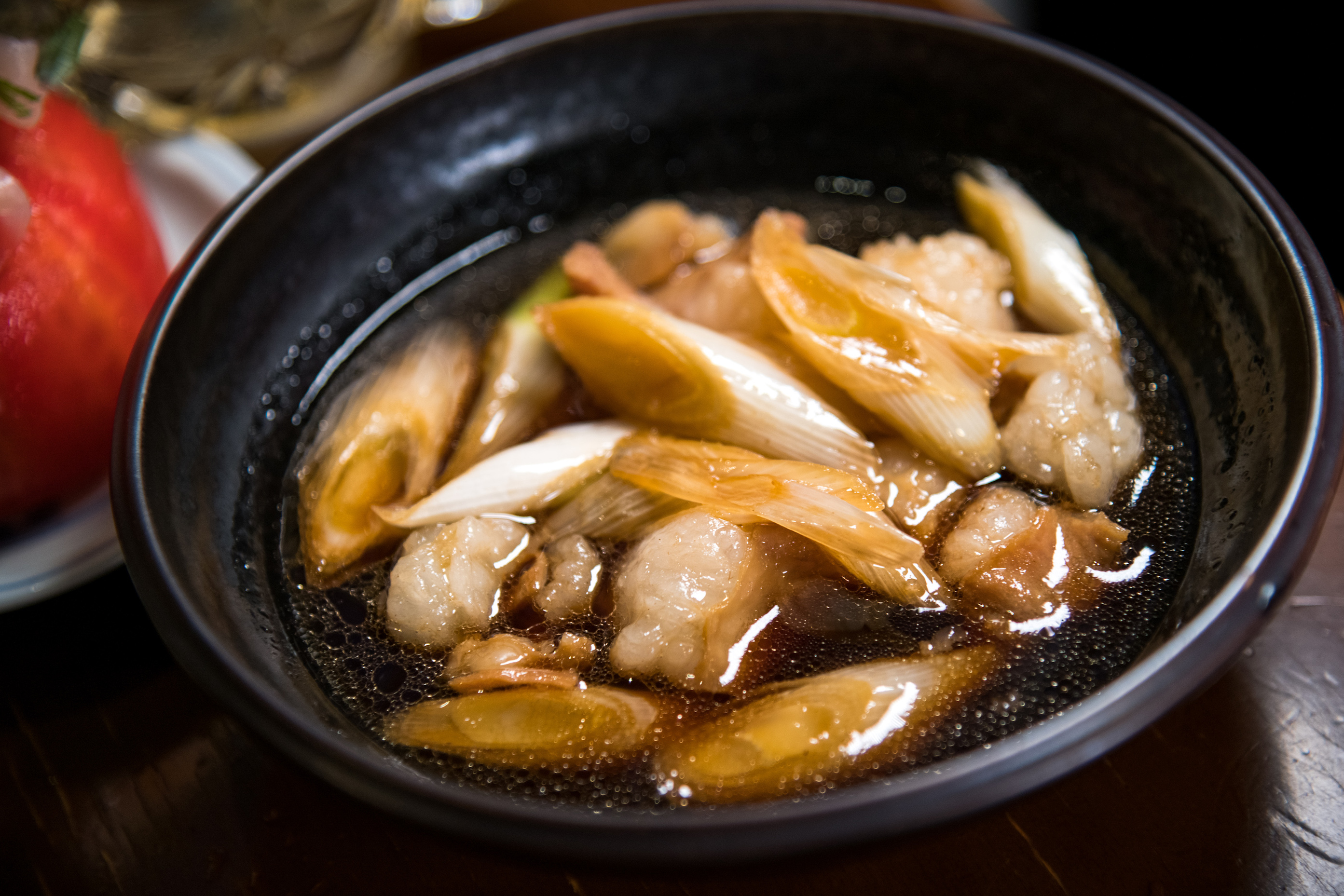 「味噌煮牛腸」鹹香入味，是丸吟超人氣料理。（580日圓／份，約NT$169）