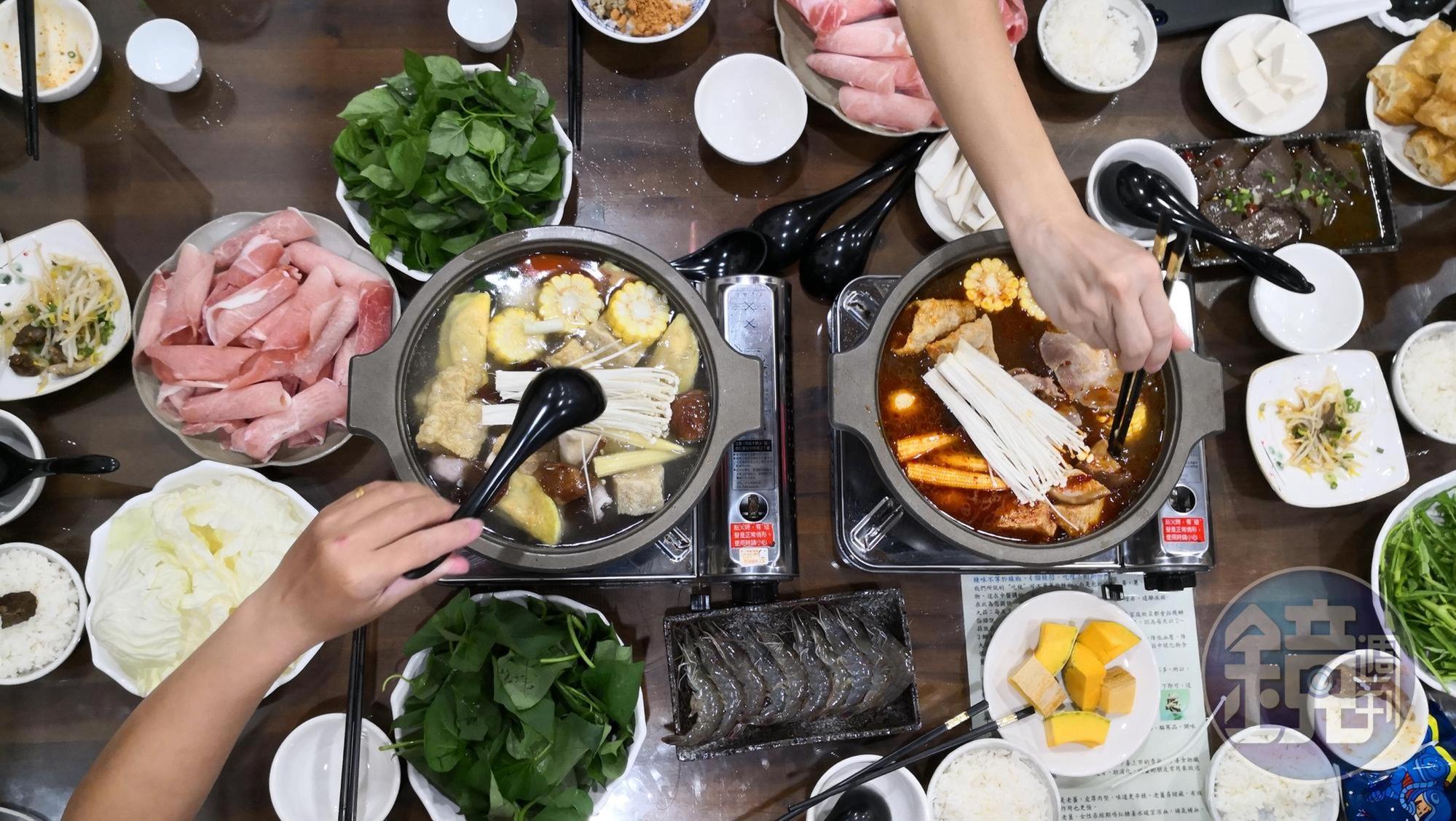 「半天紅」的麻辣鍋及原味鍋，湯頭都相當美味。