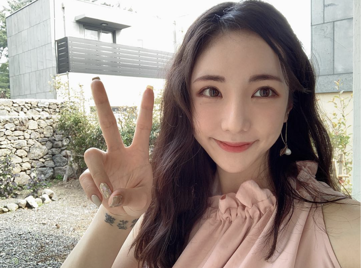 美麗的Jiwon現在充滿自信,但是她曾經有段不太快樂的過往。(翻攝IG)