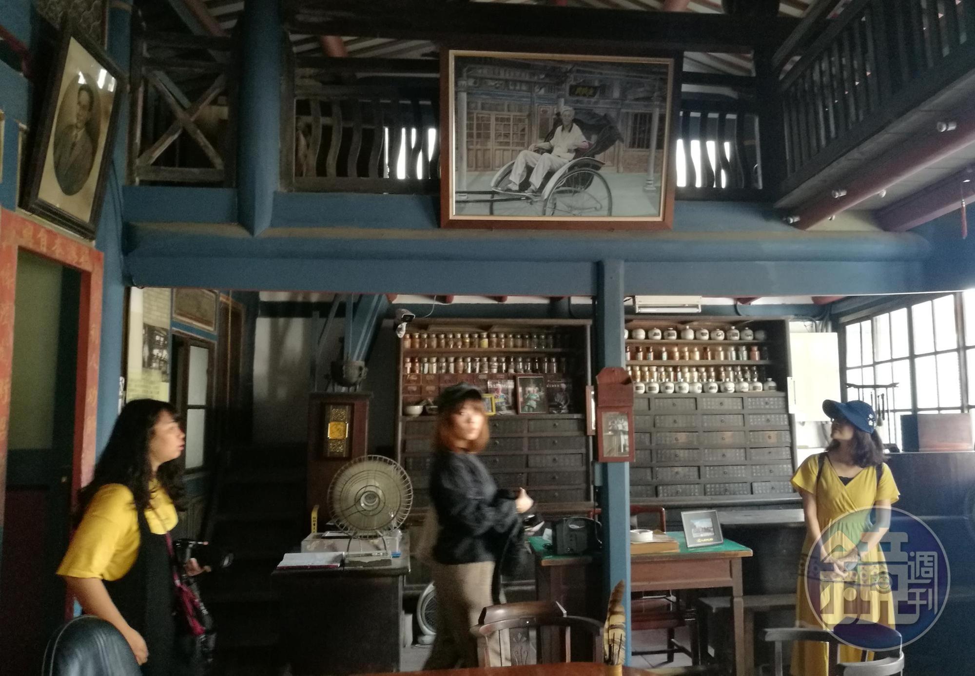 阮家古厝大廳上方有台灣建築少見的小閣樓。