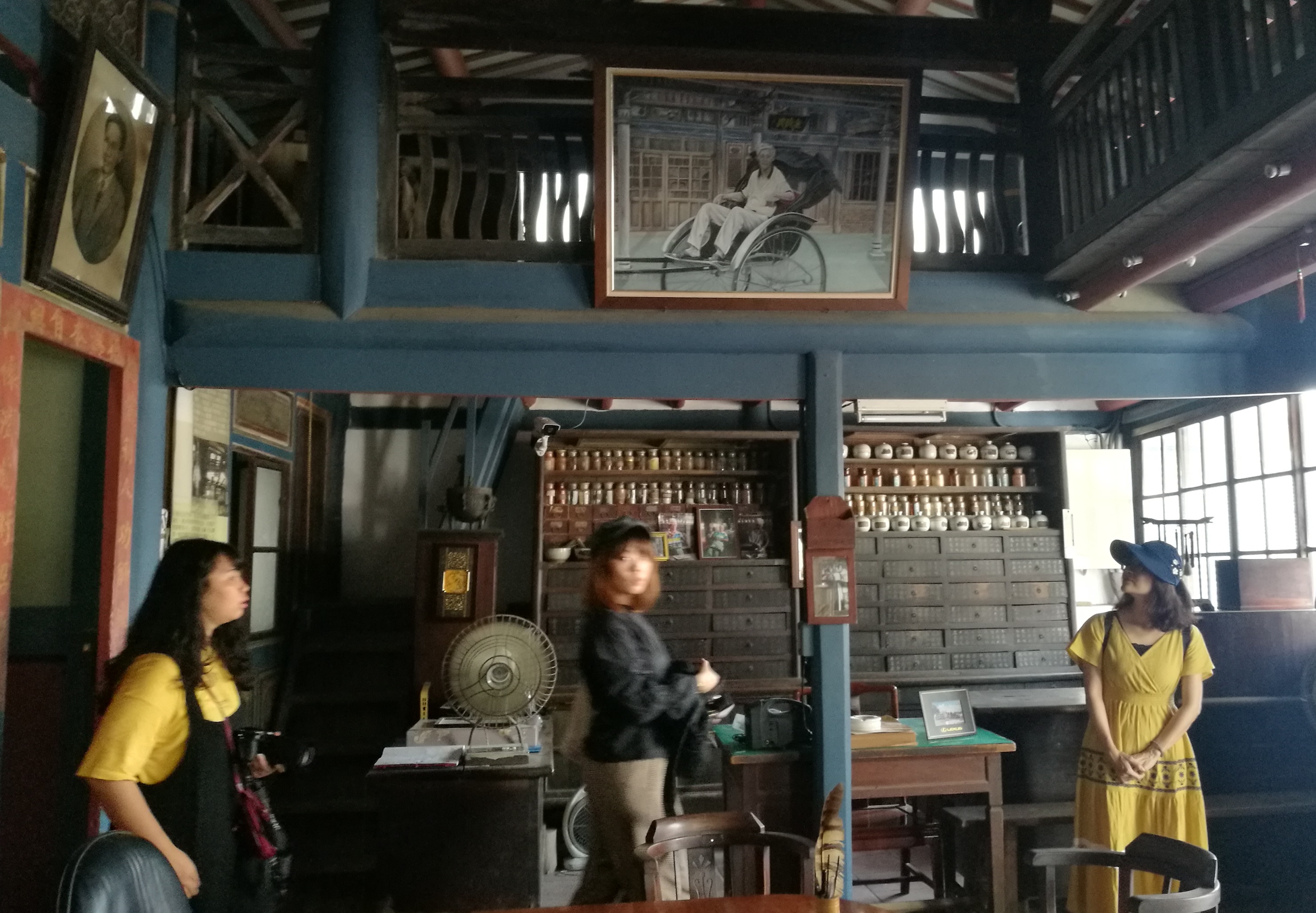 阮家古厝大廳上方有台灣建築少見的小閣樓。