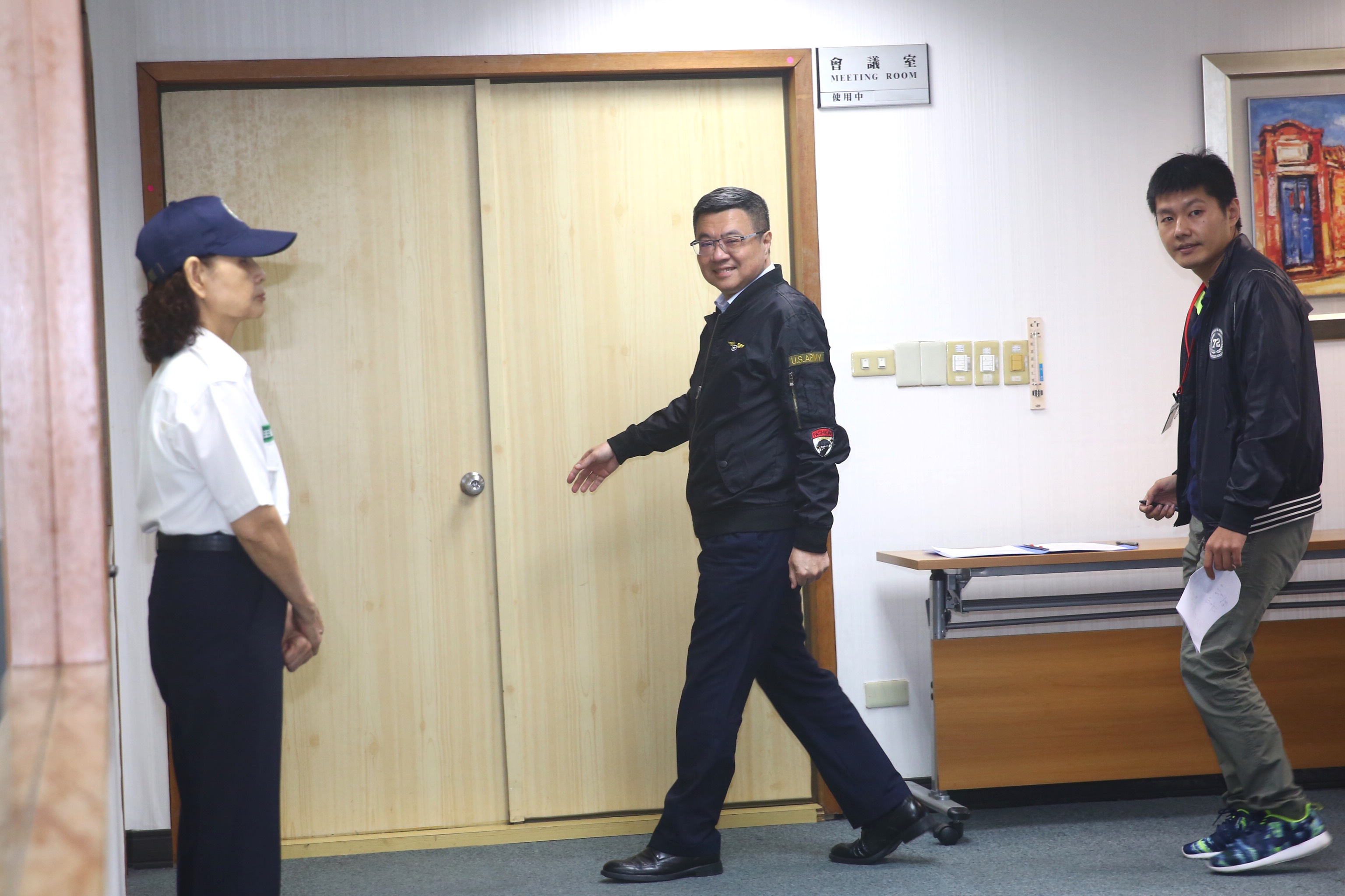 卓榮泰今天並在中執會提出不分區立委提名的3項原則說。