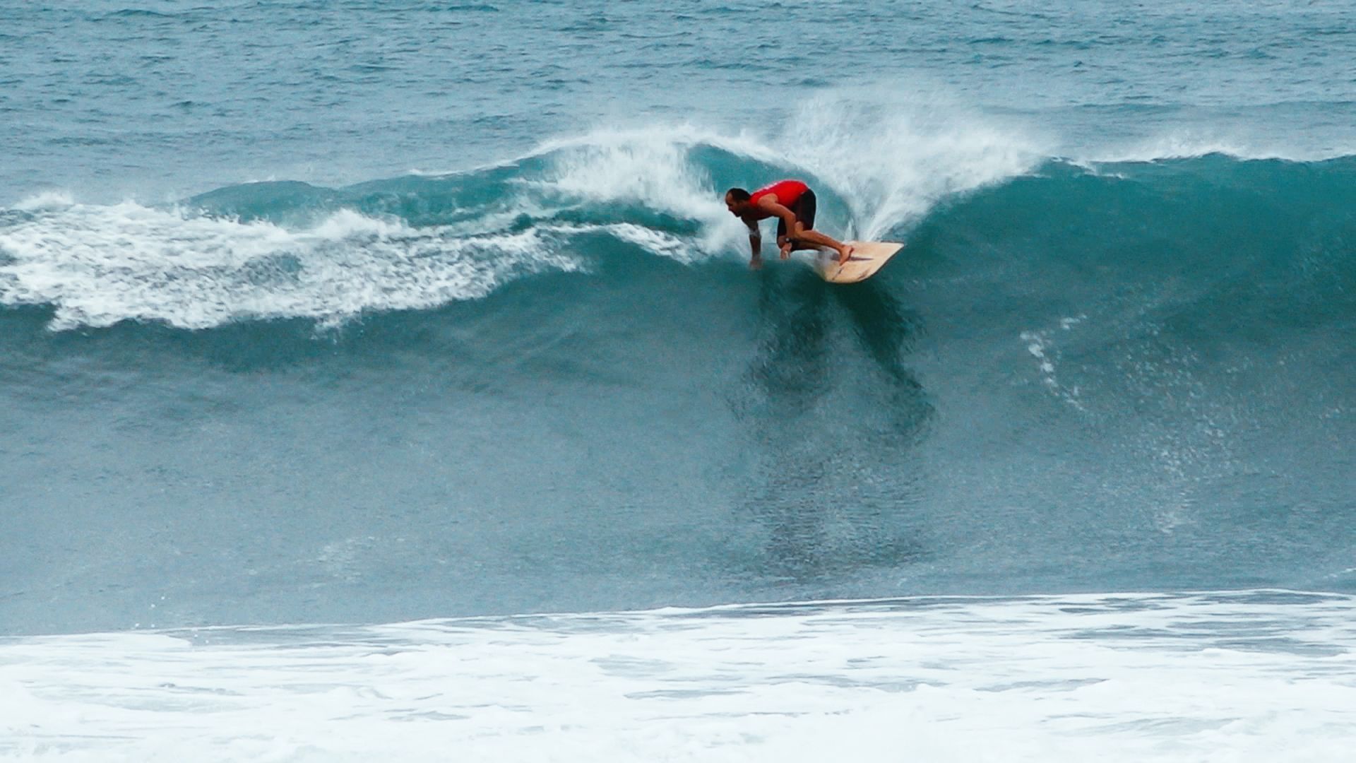 每年初冬在台東舉行的國際衝浪公開賽，吸引許多世界頂尖好手共襄盛舉，圖為前男子長板世界冠軍Taylor Jensen在2018年出賽。