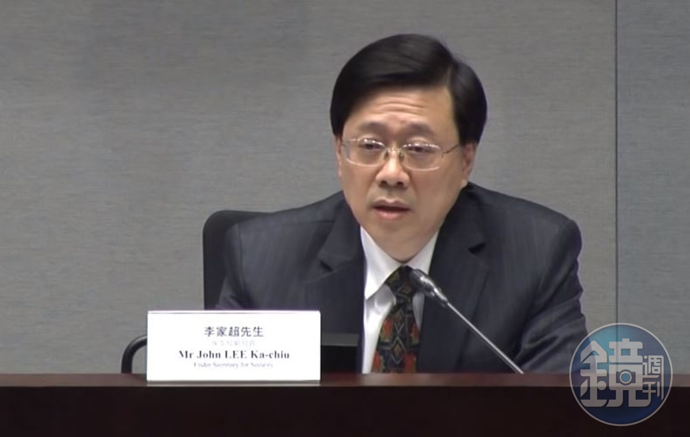 香港保安局局長李家超今天宣布撤回送中條例。（翻攝自黃毓民頻道 WONG Yuk Man Channel）
