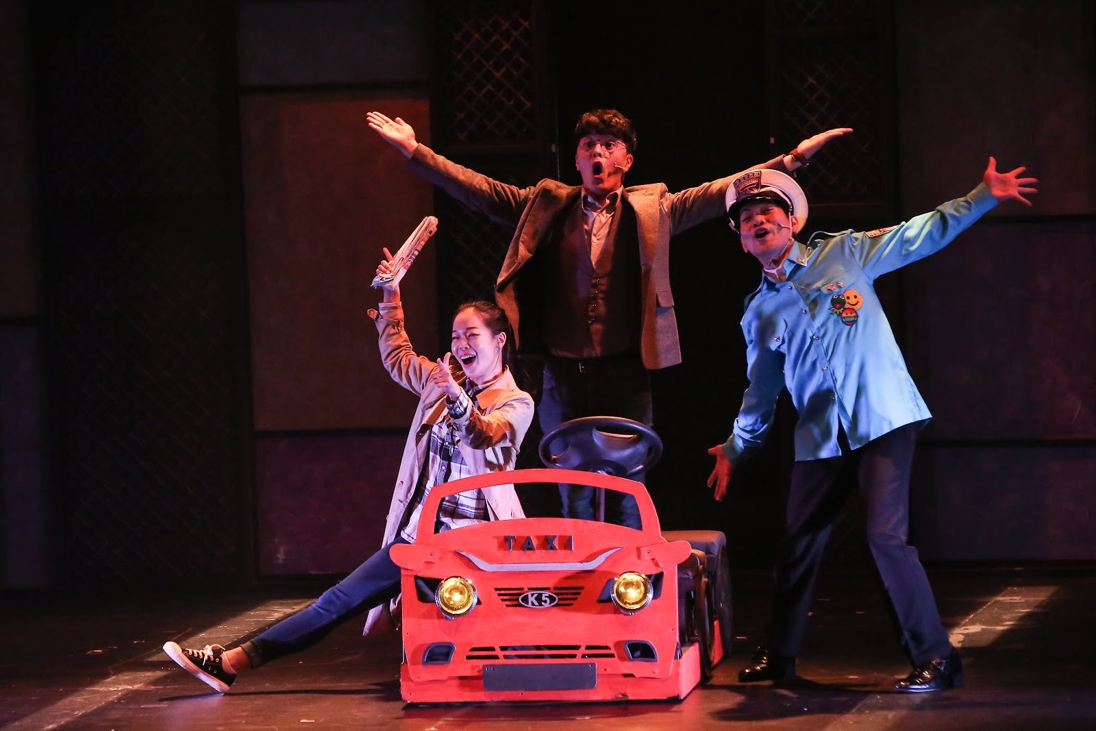 韓國音樂劇《尋找金鐘旭》全劇僅由3位演員演出，成功打造小劇場票房奇蹟。