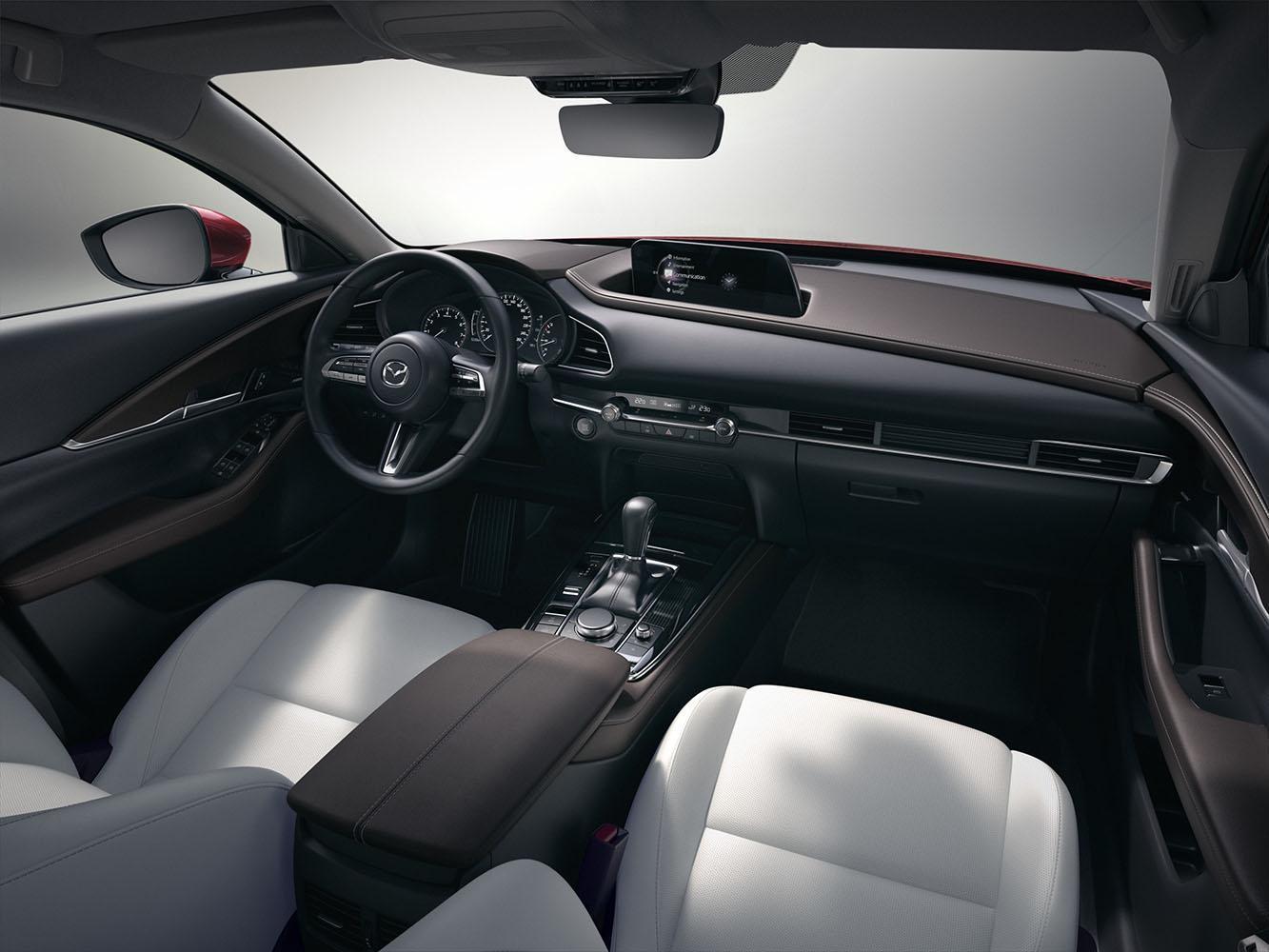 CX-30的內裝維持日系的簡潔風格。