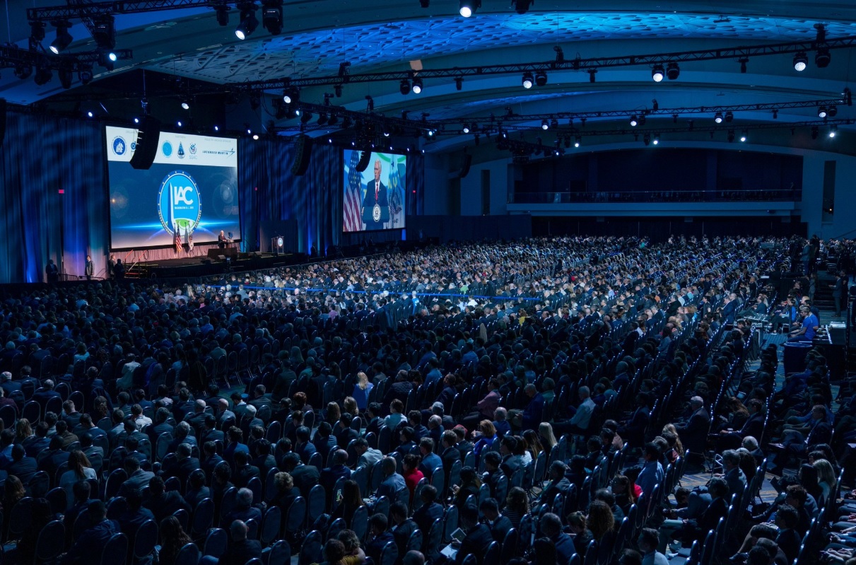 美國副總統彭斯（Mike Pence）在國際太空大會上發表具有政治色彩的演說，引起中方不滿。（翻攝自Vice President Mike Pence推特）