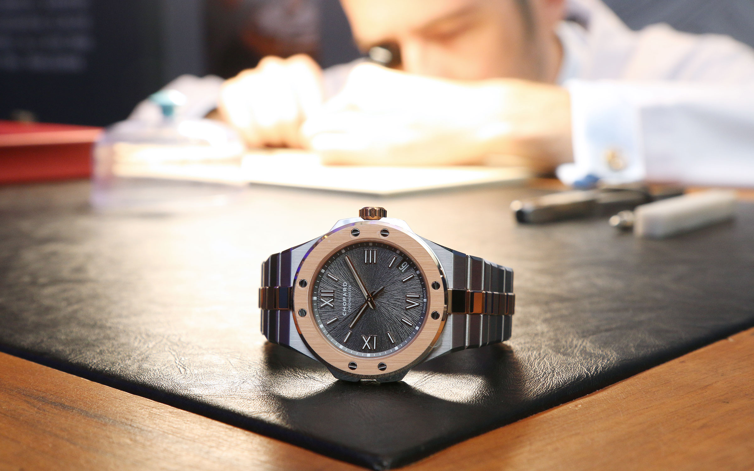 全新Alpine Eagle系列41mm Lucent Steel A223精鋼結合18K玫瑰金錶殼，防水100米，定價NT$680,000。