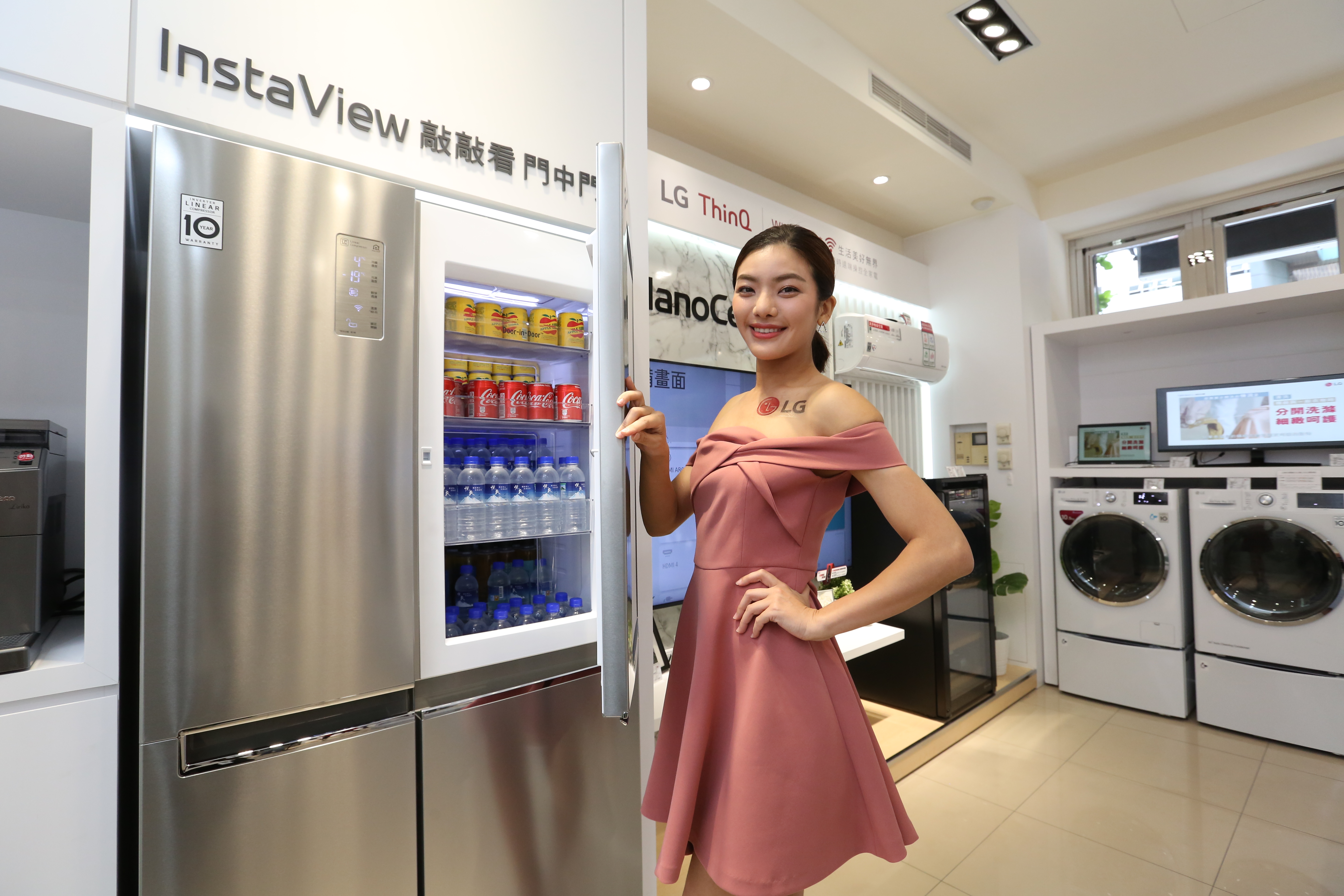 韓國品牌LG在台北開設全球首家融合維修服務與產品體驗的智慧家庭聯網體驗館。