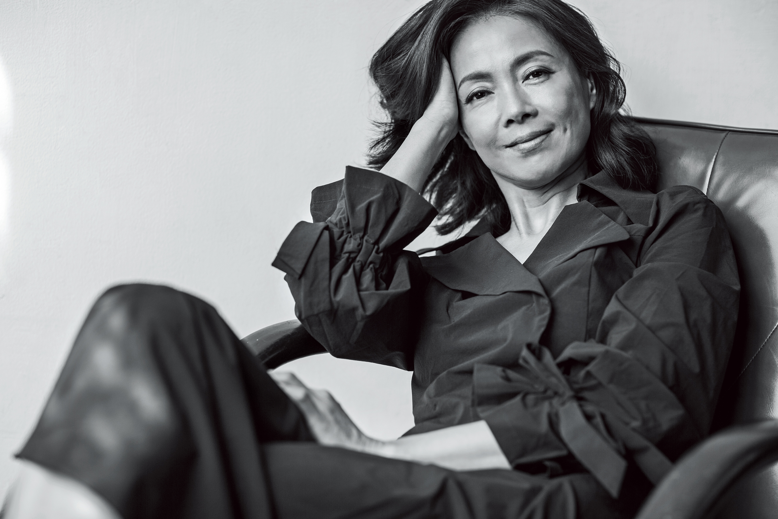 演戲消耗了柯淑勤，卻又是她發亮發熱理解這人世的途徑之一，這真是一種「相欠債」。