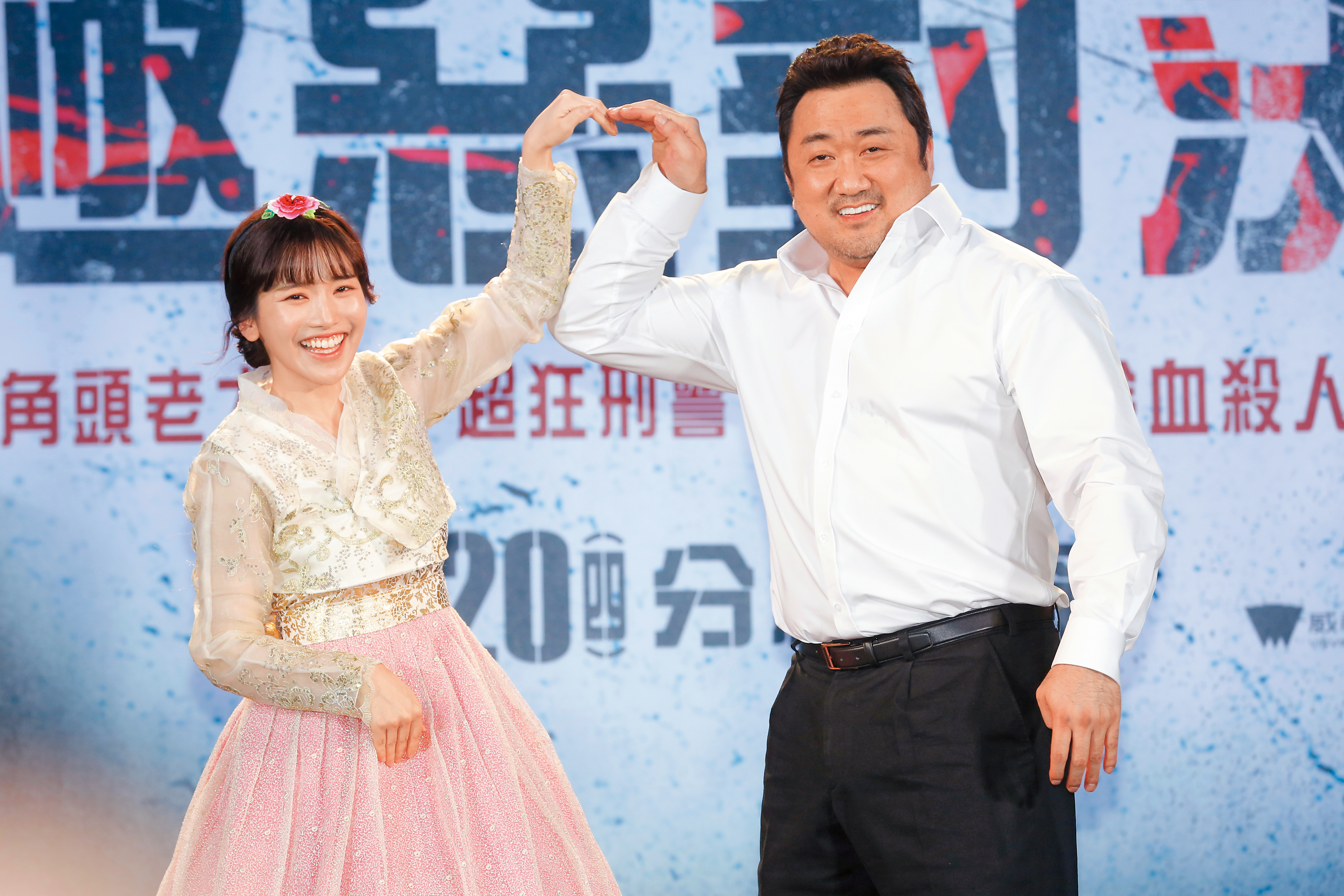 蔡瑞雪穿韓服的照片在韓國爆紅,今年6月馬東石來台打片,片商邀請蔡瑞雪穿上韓服當嘉賓。