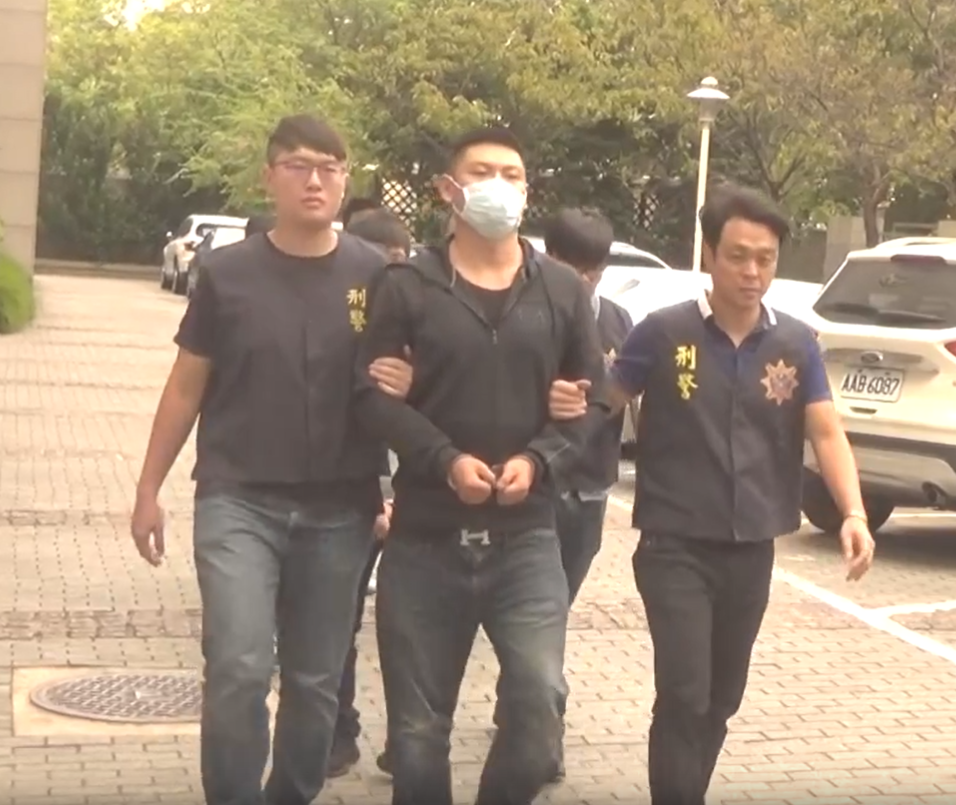 警方逮捕涉嫌強盜、暴力討債的北聯幫八仙會黃姓大哥等成員。（刑事局提供）