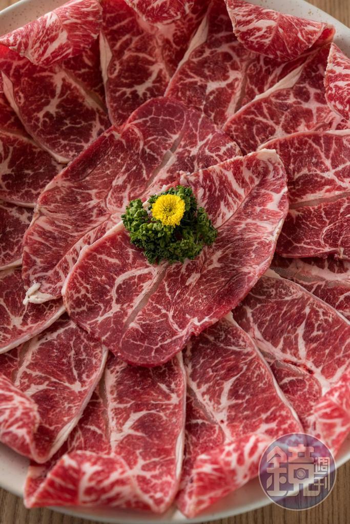 「頂級板腱牛肉」Q彈、油脂少。(380元/份)