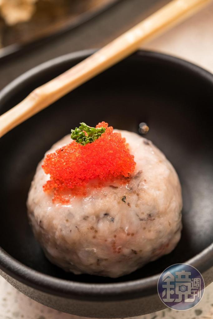 用海蝦仁手打的「魚子蝦滑」，口感十足。（360元／份）