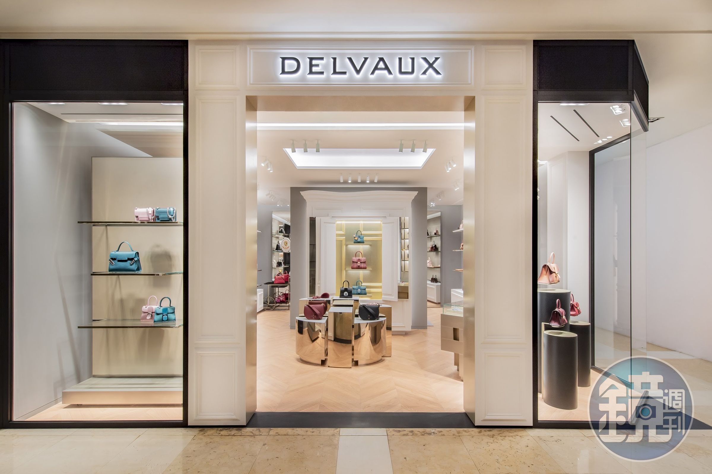 比利時品牌DELVAUX今（25日）在台中新光三越重新開幕。（DELVAUX提供）