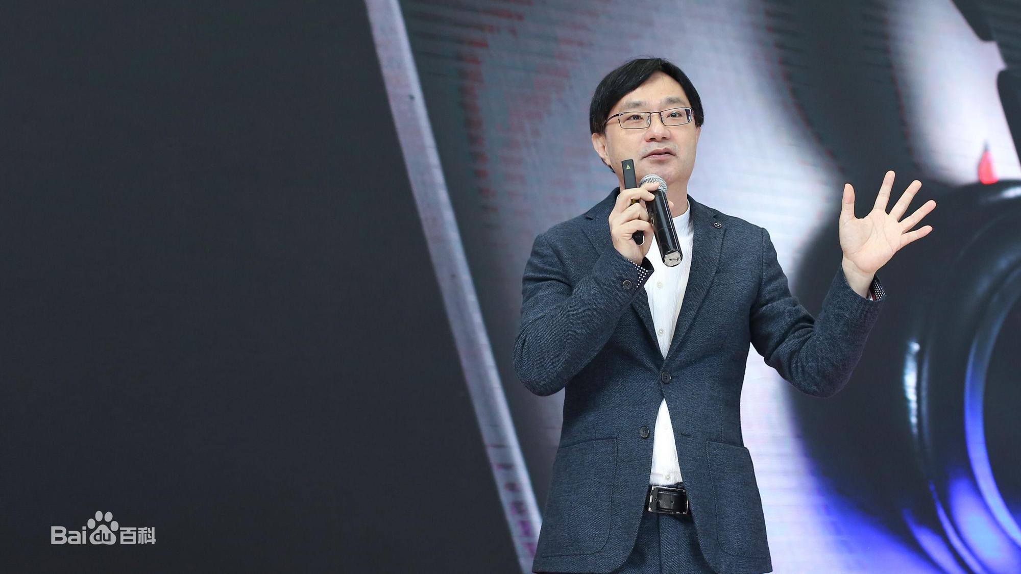 前鴻海集團新綠數事業群總經理謝冠宏與公司打官司，成功爭取到自身的受僱權益。（翻攝自百度百科）