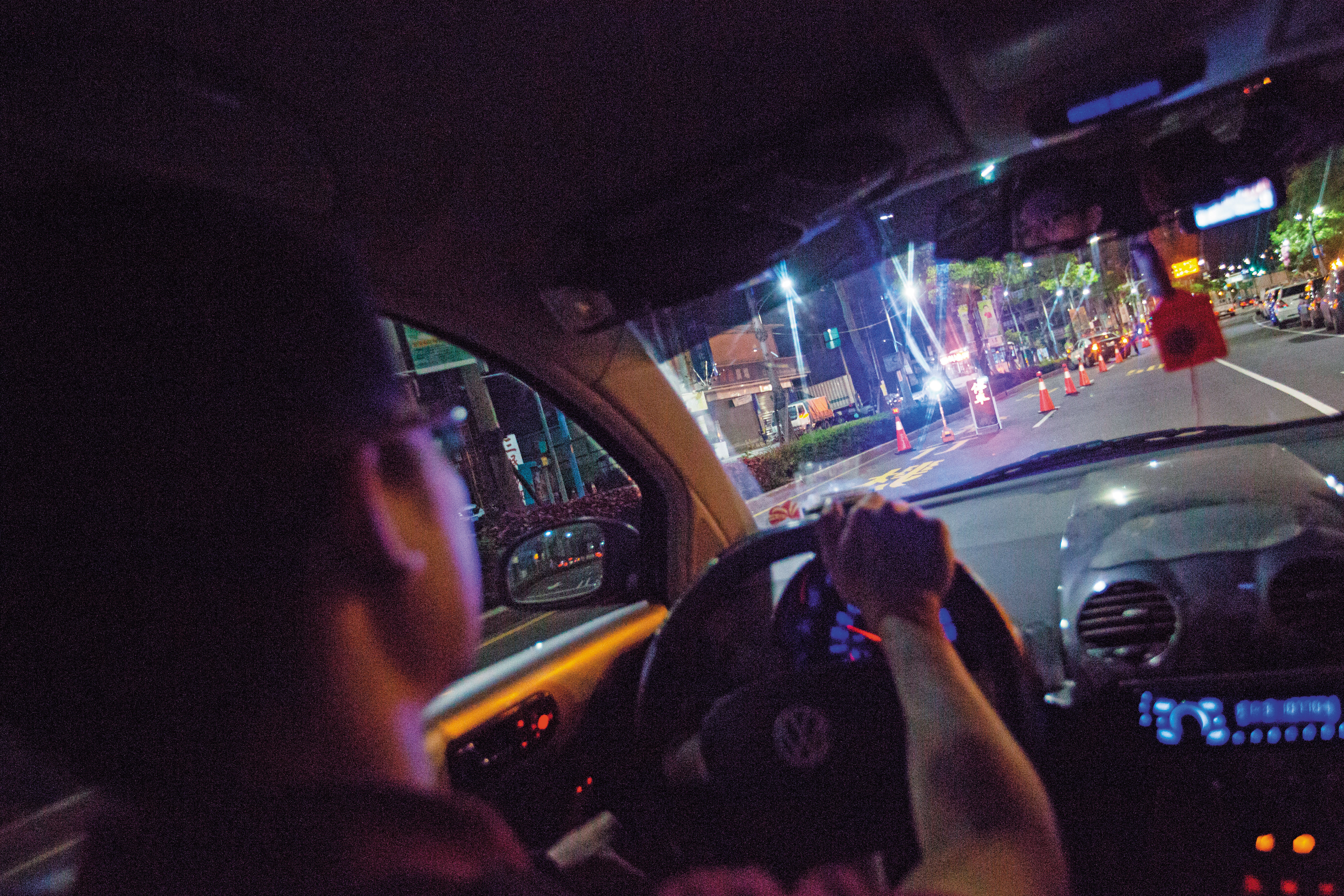 新制一旦溯及既往，全台超過3千名原本合法營業的運將，可能面臨撤證的失業危機。