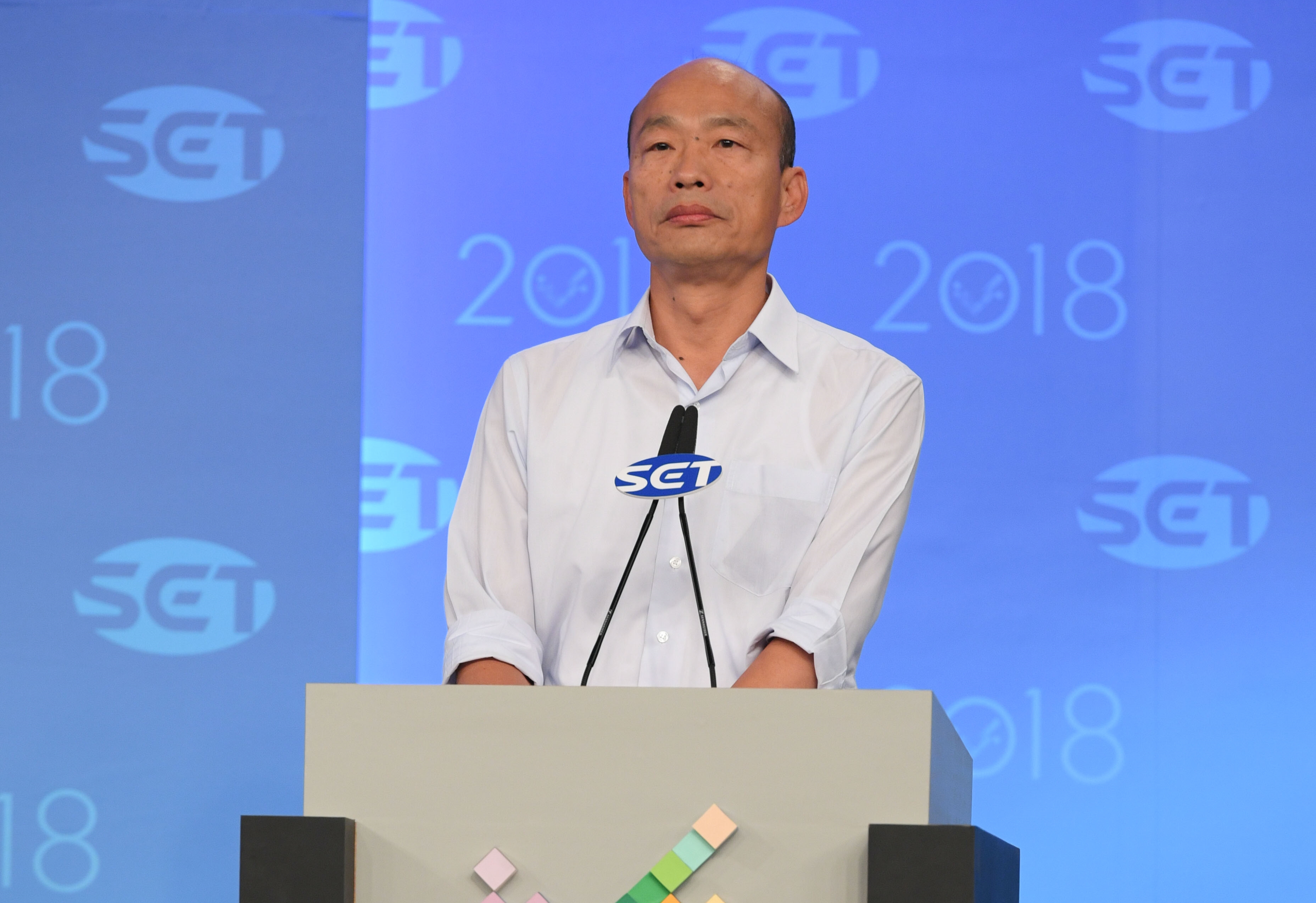 去年競選市長期間，韓國瑜表現不如預期，名嘴卻指是護唇膏害的。（三立提供）