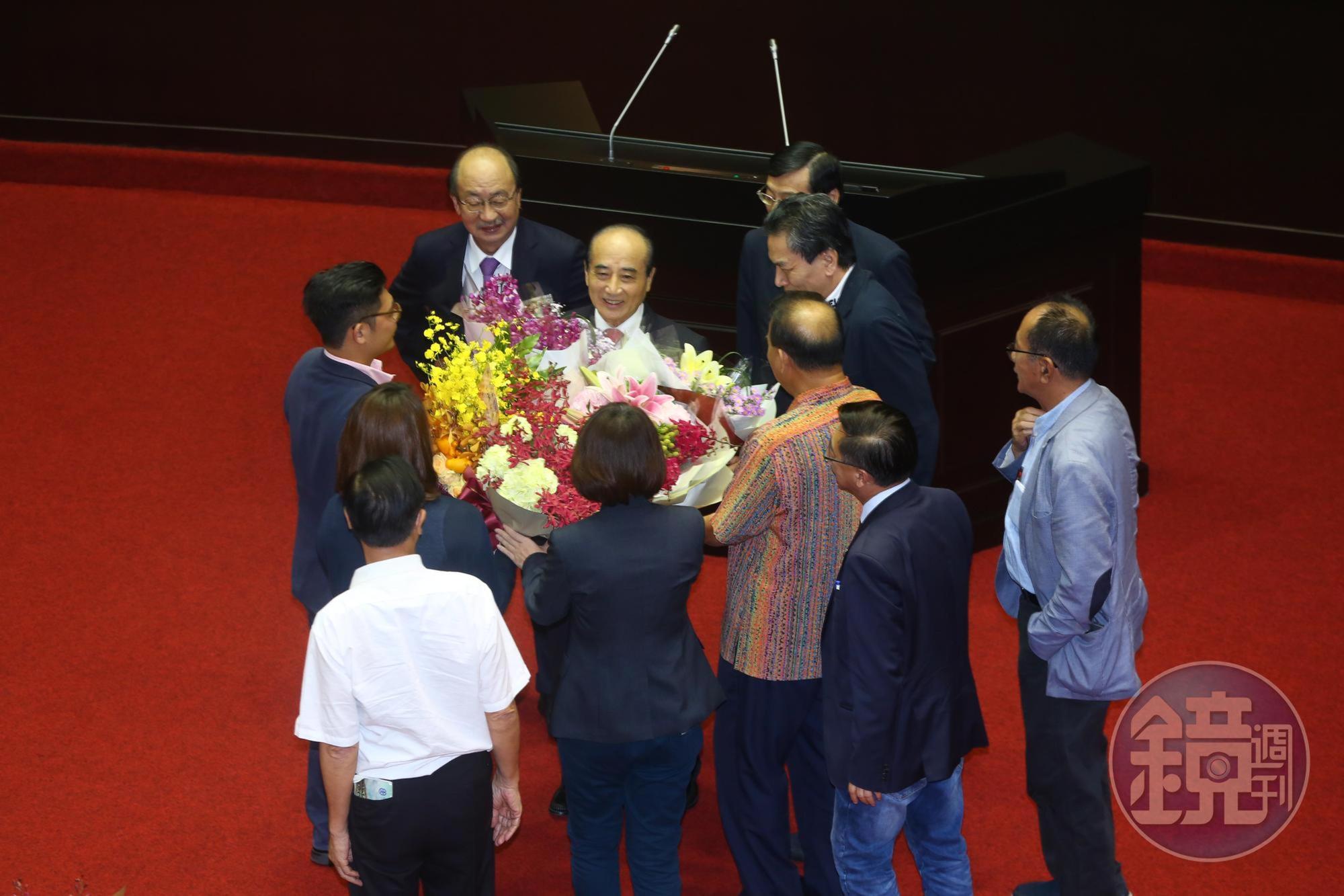 王金平在立委任內最後1次站上質詢台，其中國民黨立委只有9人到場。