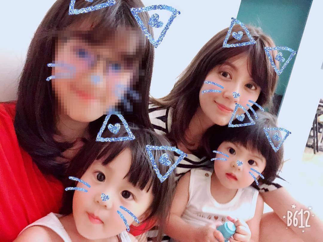 賈靜雯教養三個女兒方式不同,但都最重視品格教育。(翻攝自賈靜雯臉書)